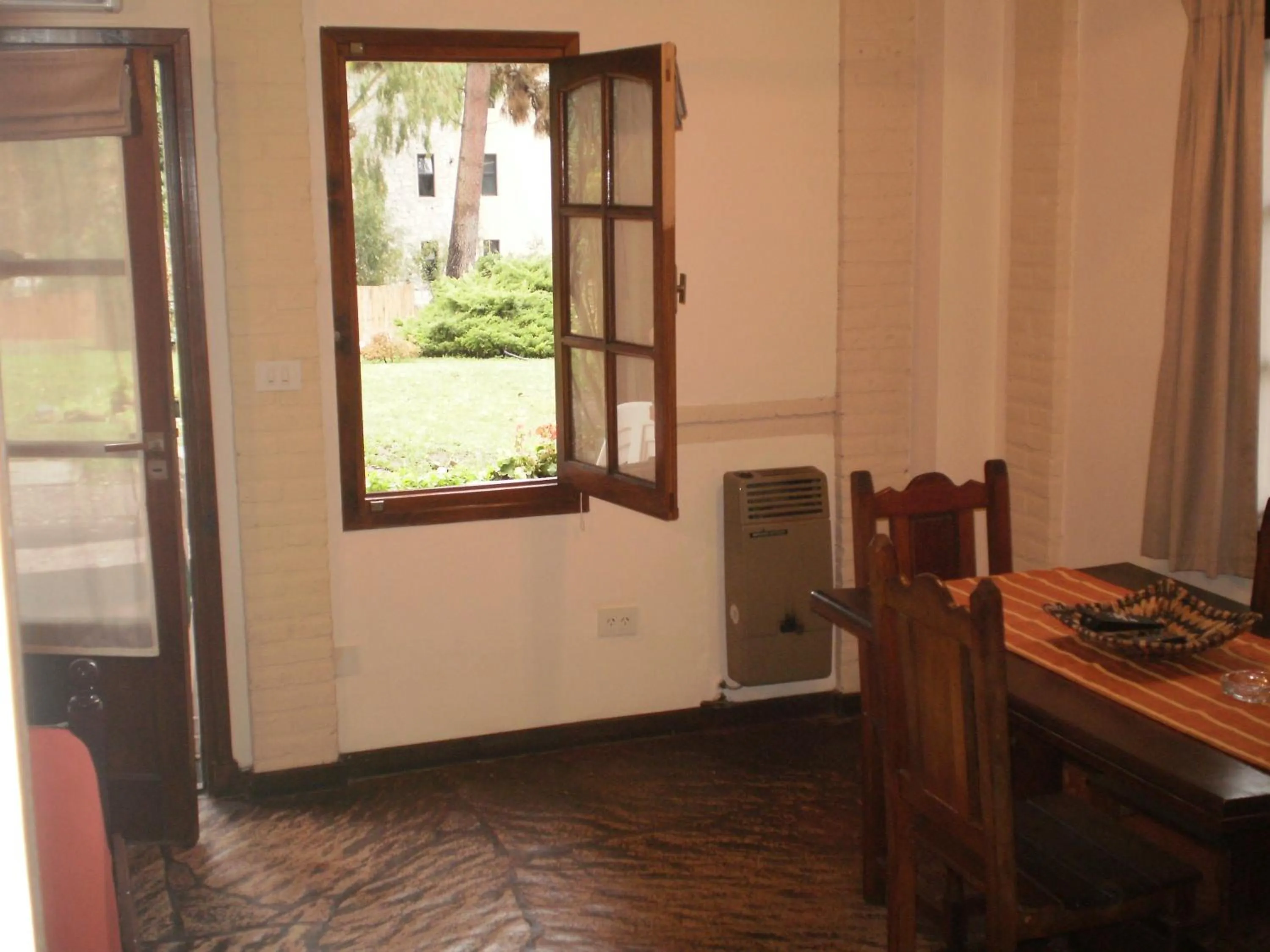 Dining area in Posada del Bosque By HS