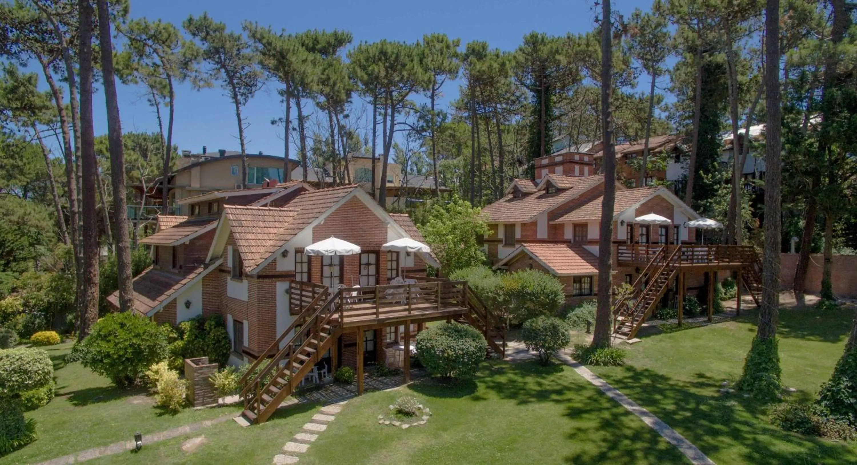 Facade/entrance in Posada del Bosque By HS