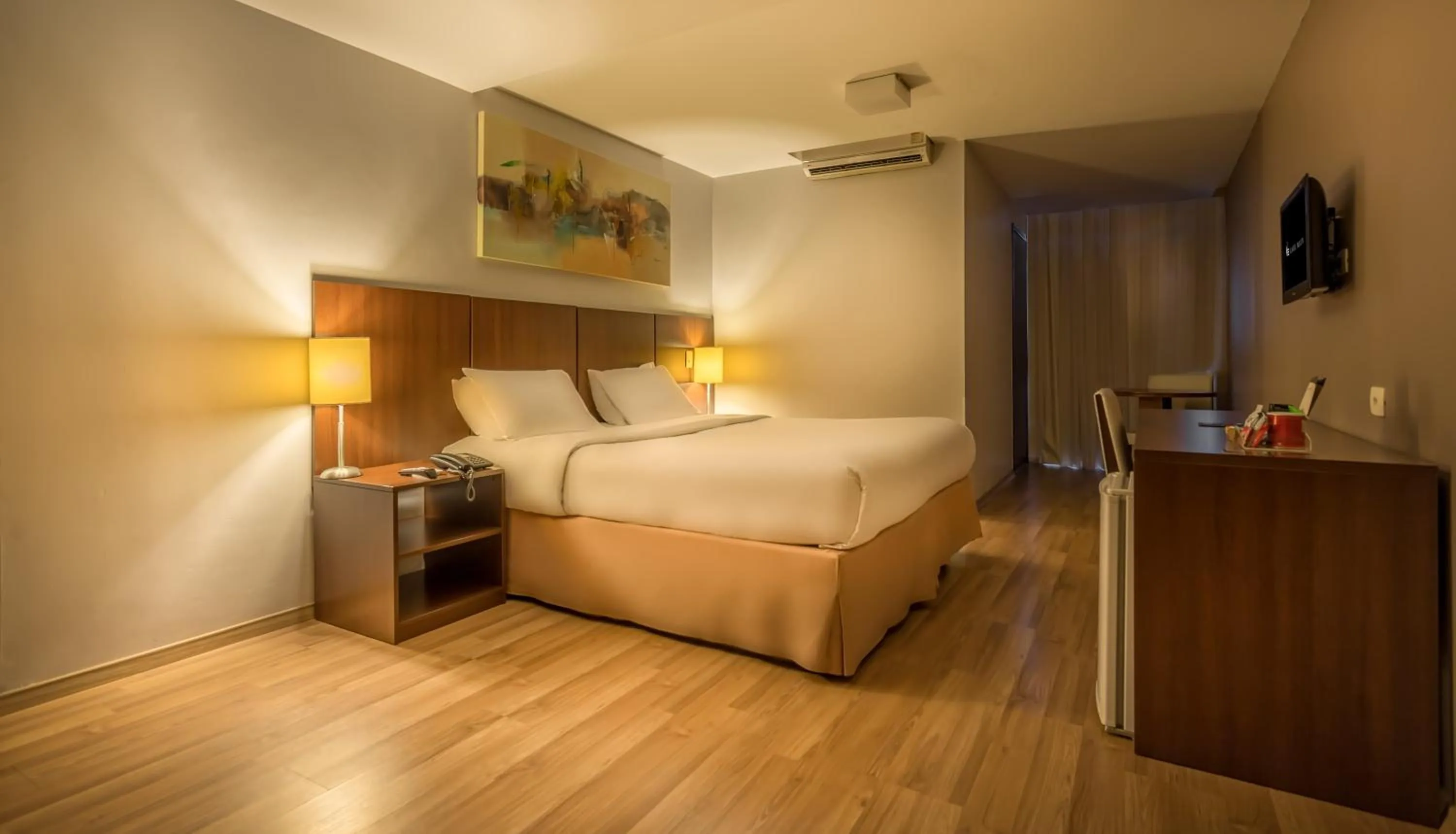Photo of the whole room, Bed in H3 Hotel Paulista
