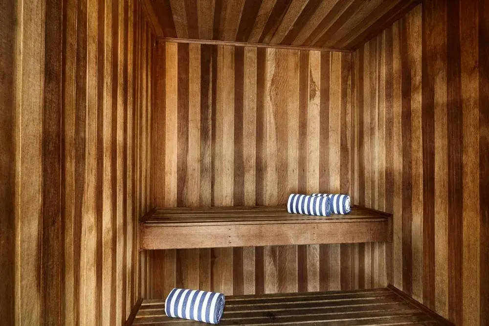 Spa and wellness centre/facilities in George V Casa Branca Spa and wellness centre/facilities in George V Casa Branca