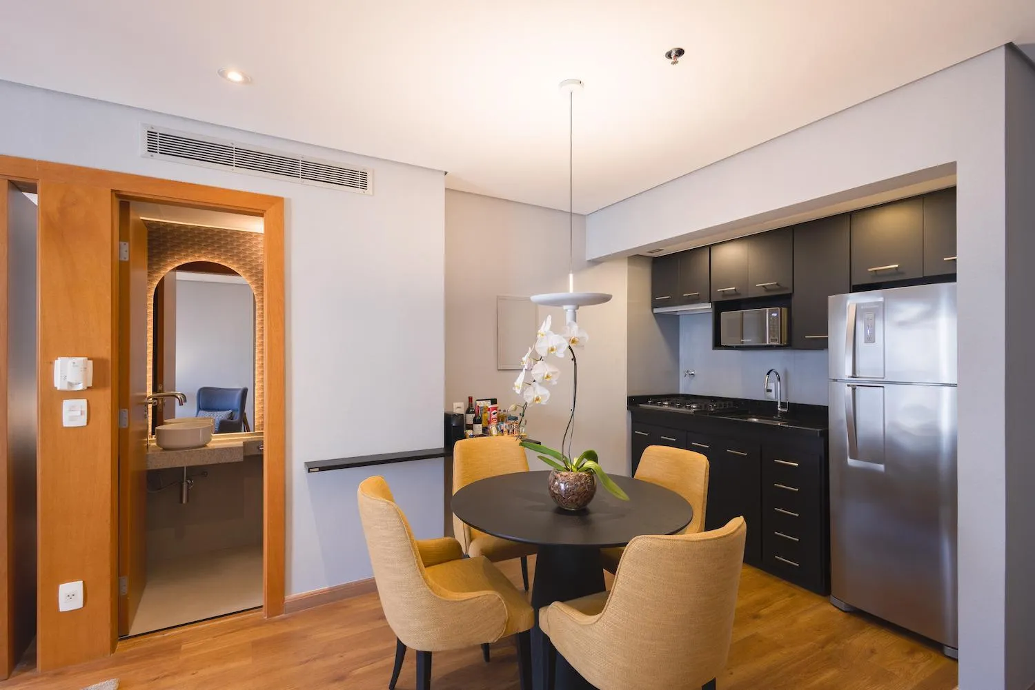 Kitchen or kitchenette in George V Casa Branca