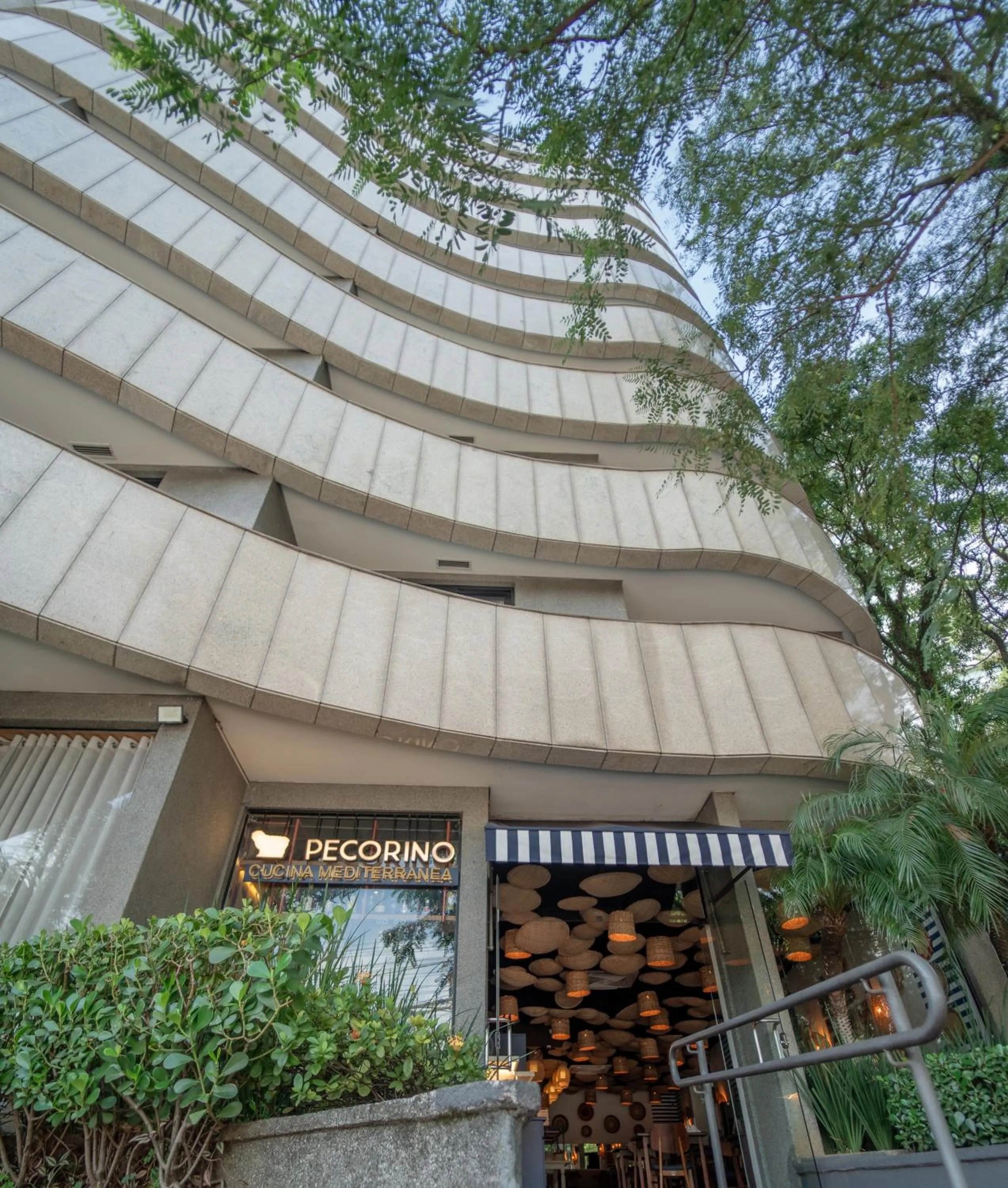 Property building in George V Alto De Pinheiros