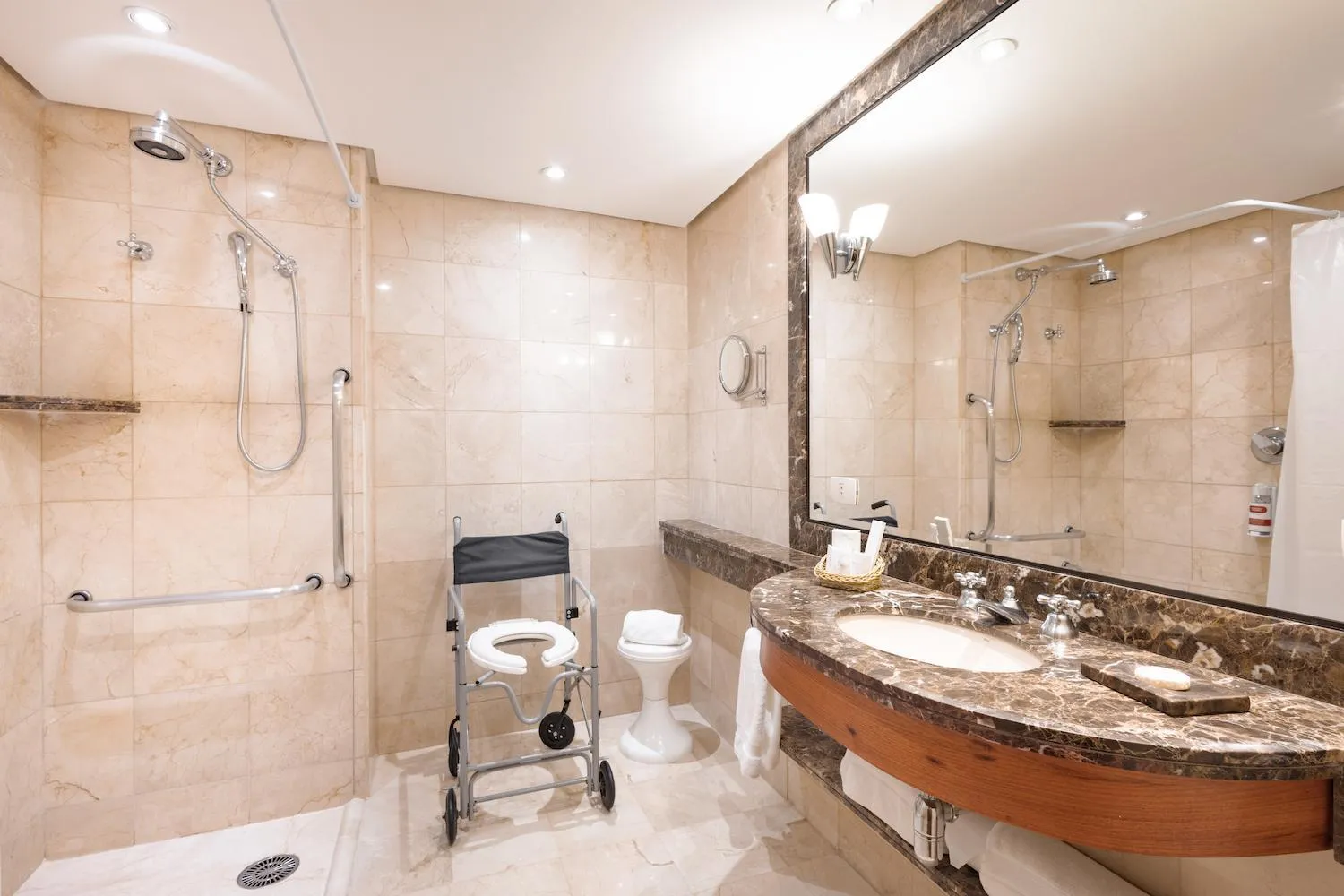 Bathroom in George V Alto De Pinheiros