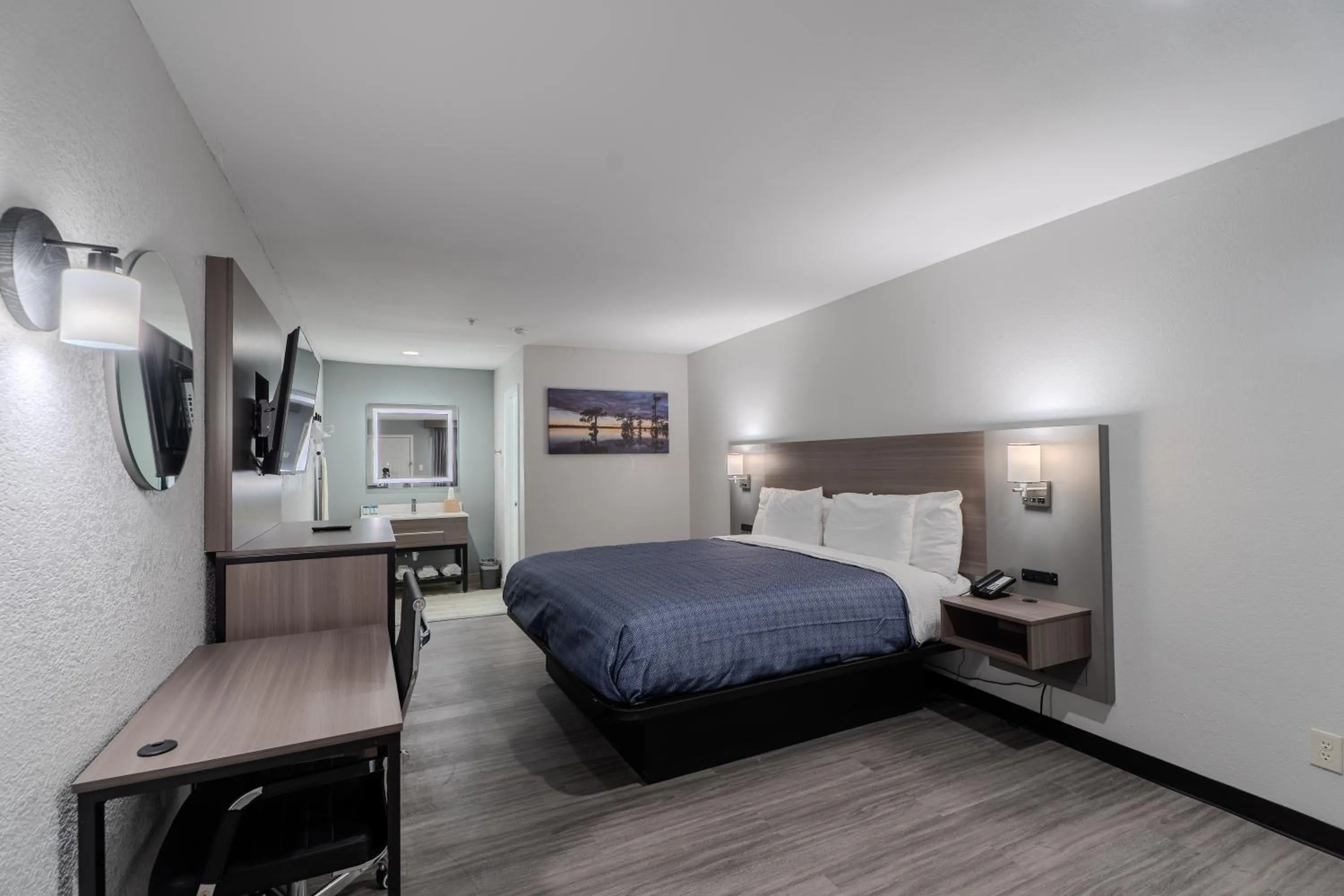 Bedroom, Bed in Executive Inn of Arlington, Near AT&T Stadium