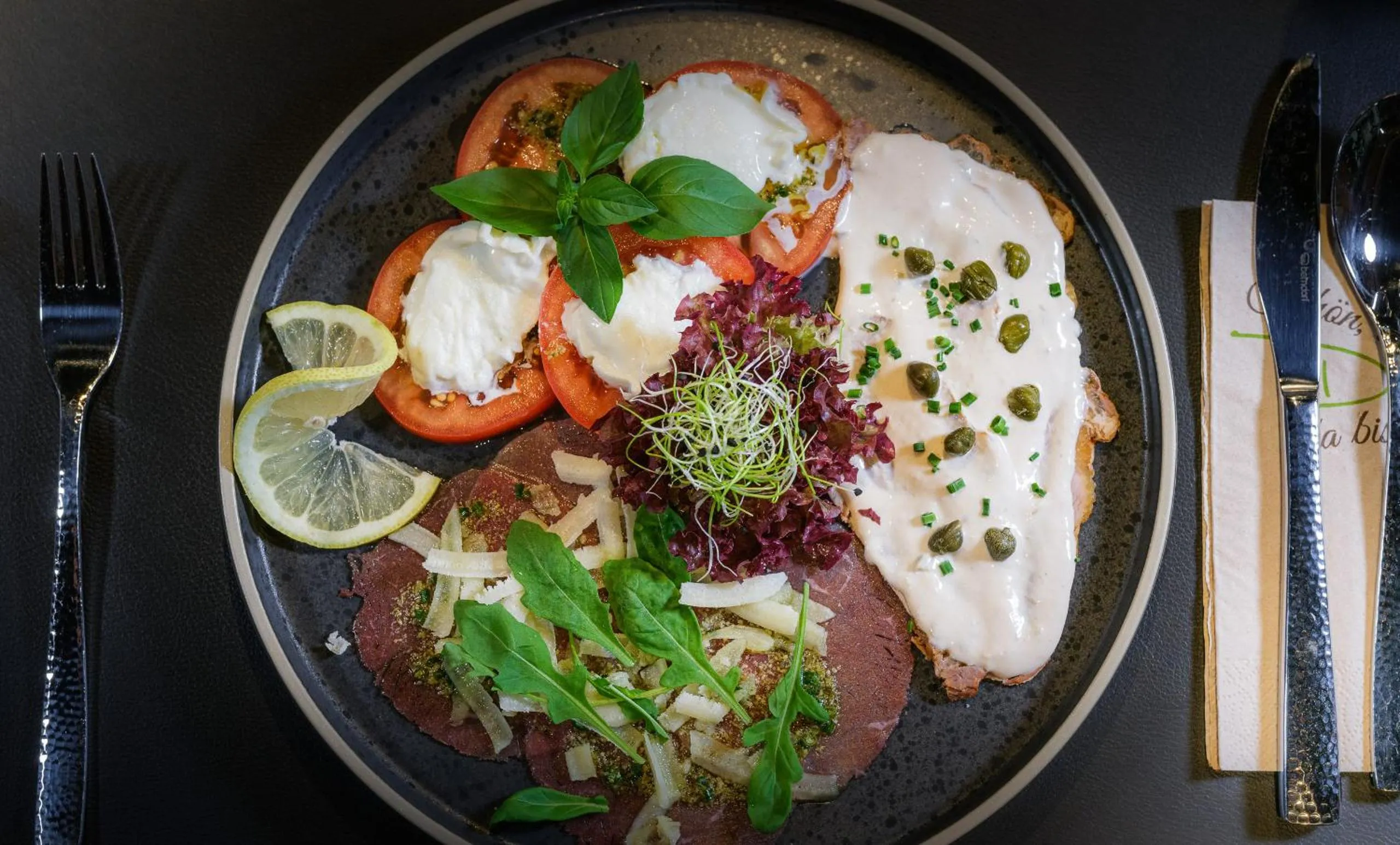 Restaurant/places to eat in Hotel La Reserve