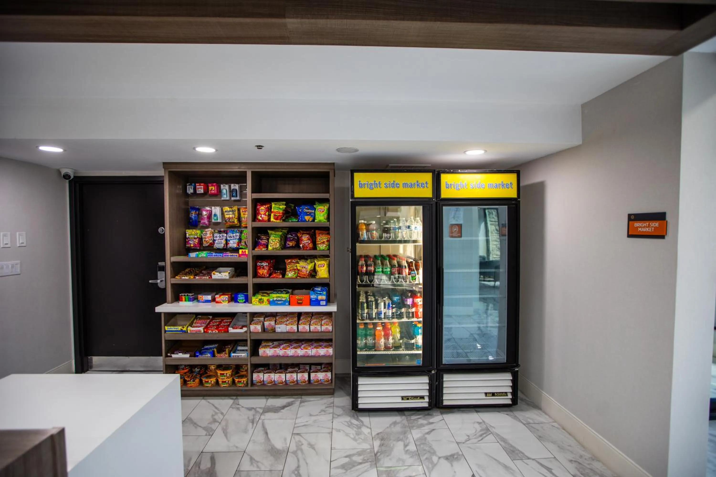 Property building in La Quinta by Wyndham Dallas I-35 Walnut Hill Ln