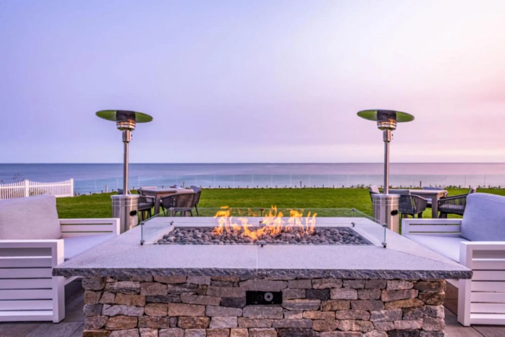 Restaurant/places to eat in Pelham House Resort