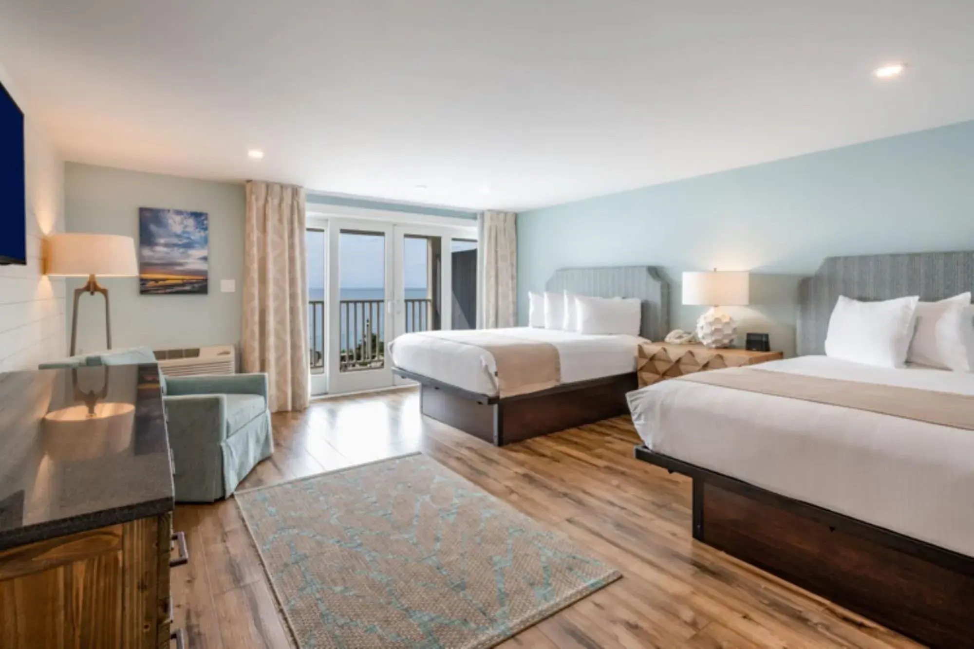 Queen Room with Sea View in Pelham House Resort Queen Room with Sea View in Pelham House Resort