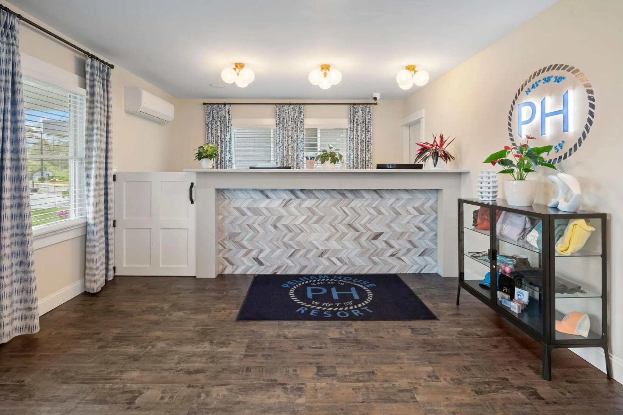 Lobby or reception in Pelham House Resort