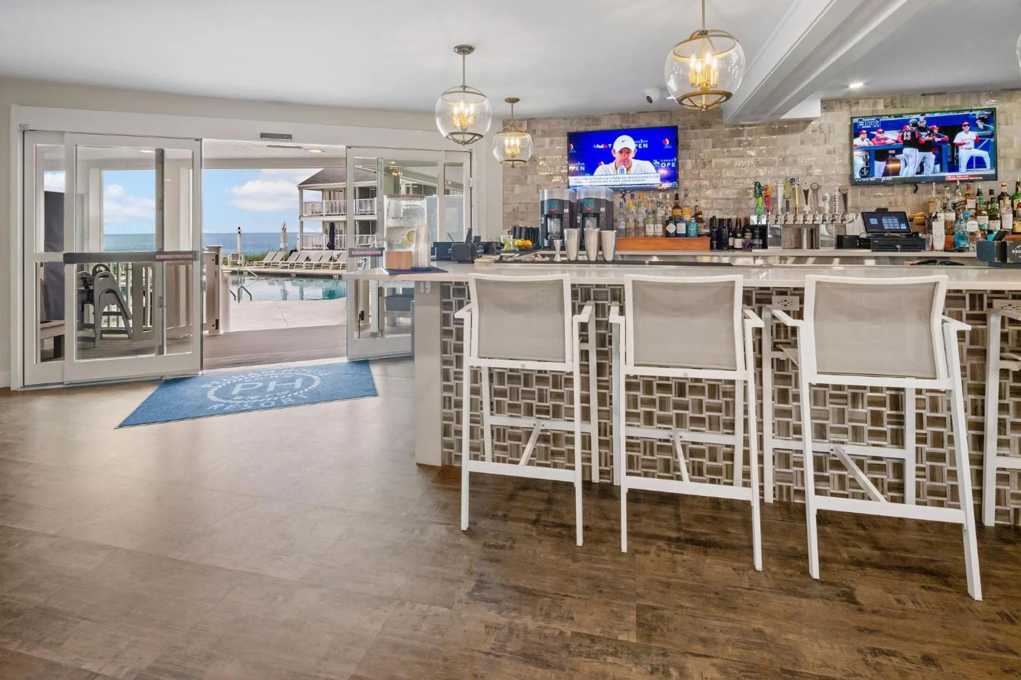 Lounge or bar in Pelham House Resort