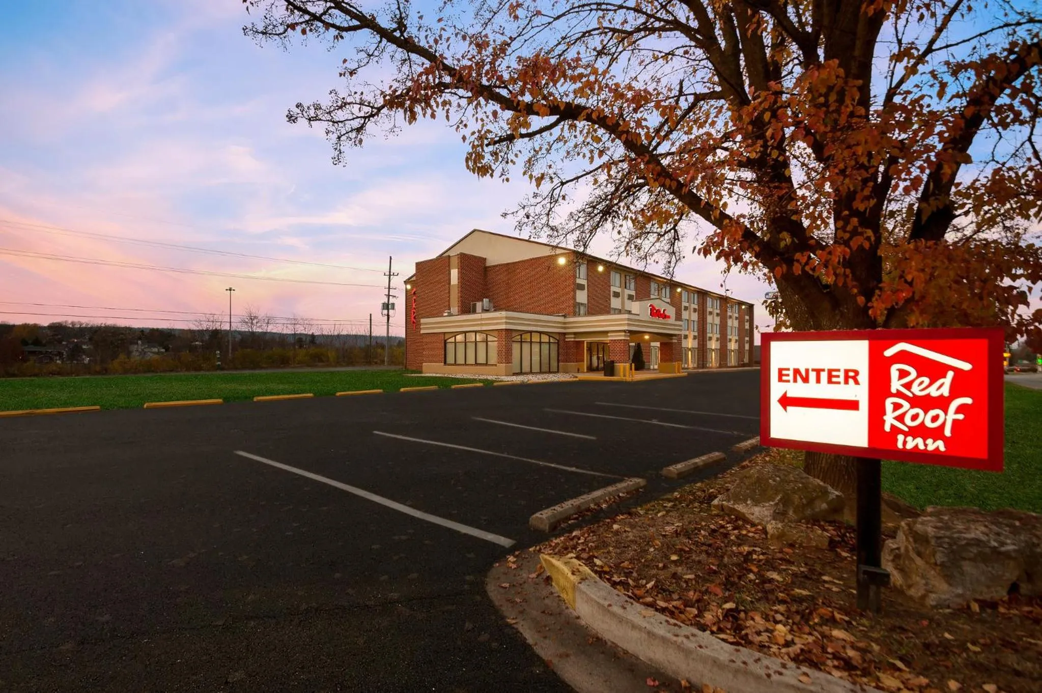 Property building in Red Roof Inn Martinsburg