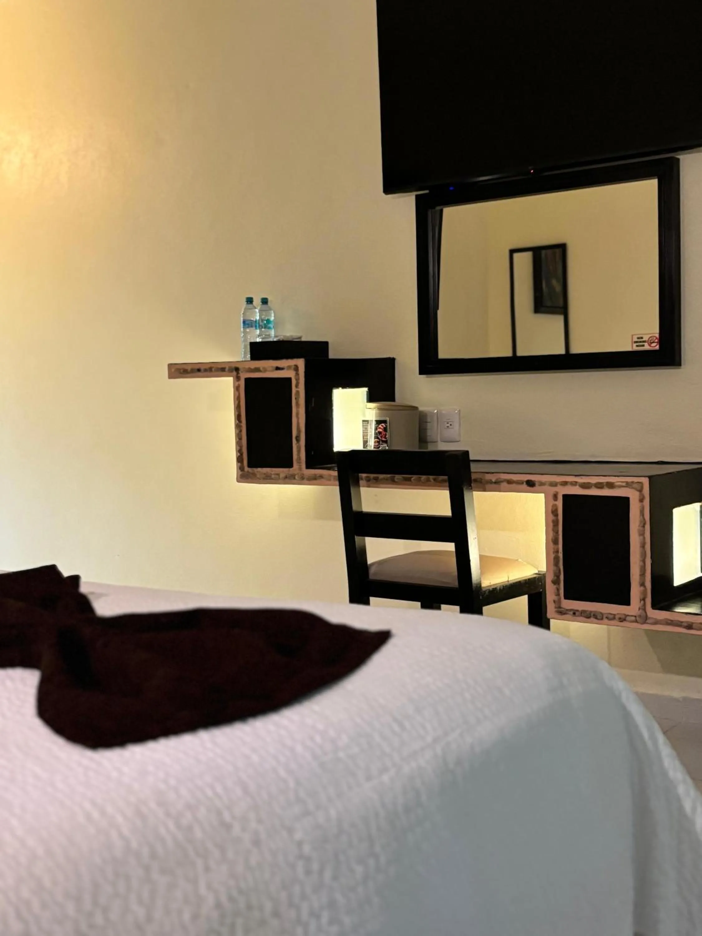 Photo of the whole room, Bed in Hotel Nututun Palenque