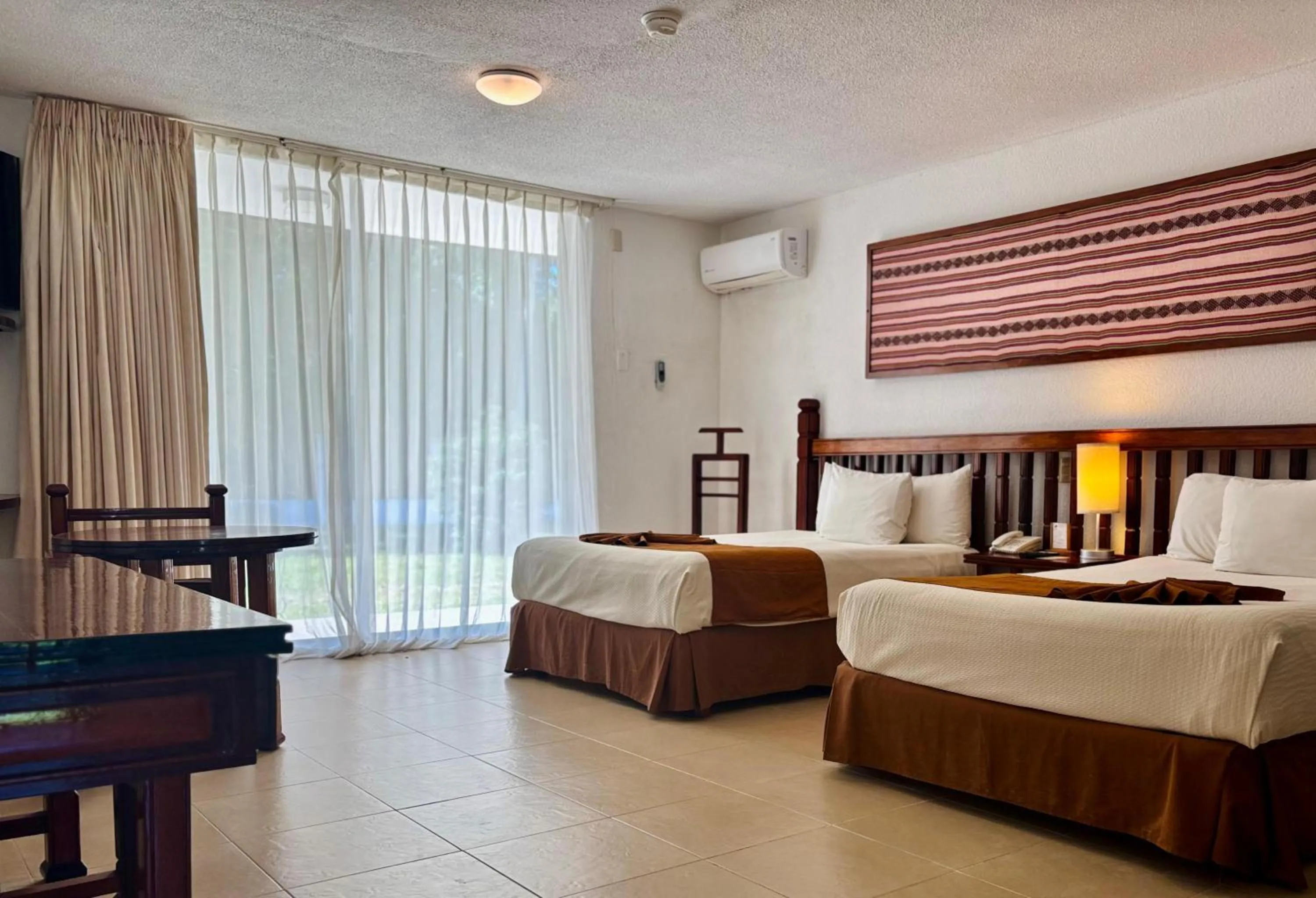 Photo of the whole room, Bed in Hotel Nututun Palenque