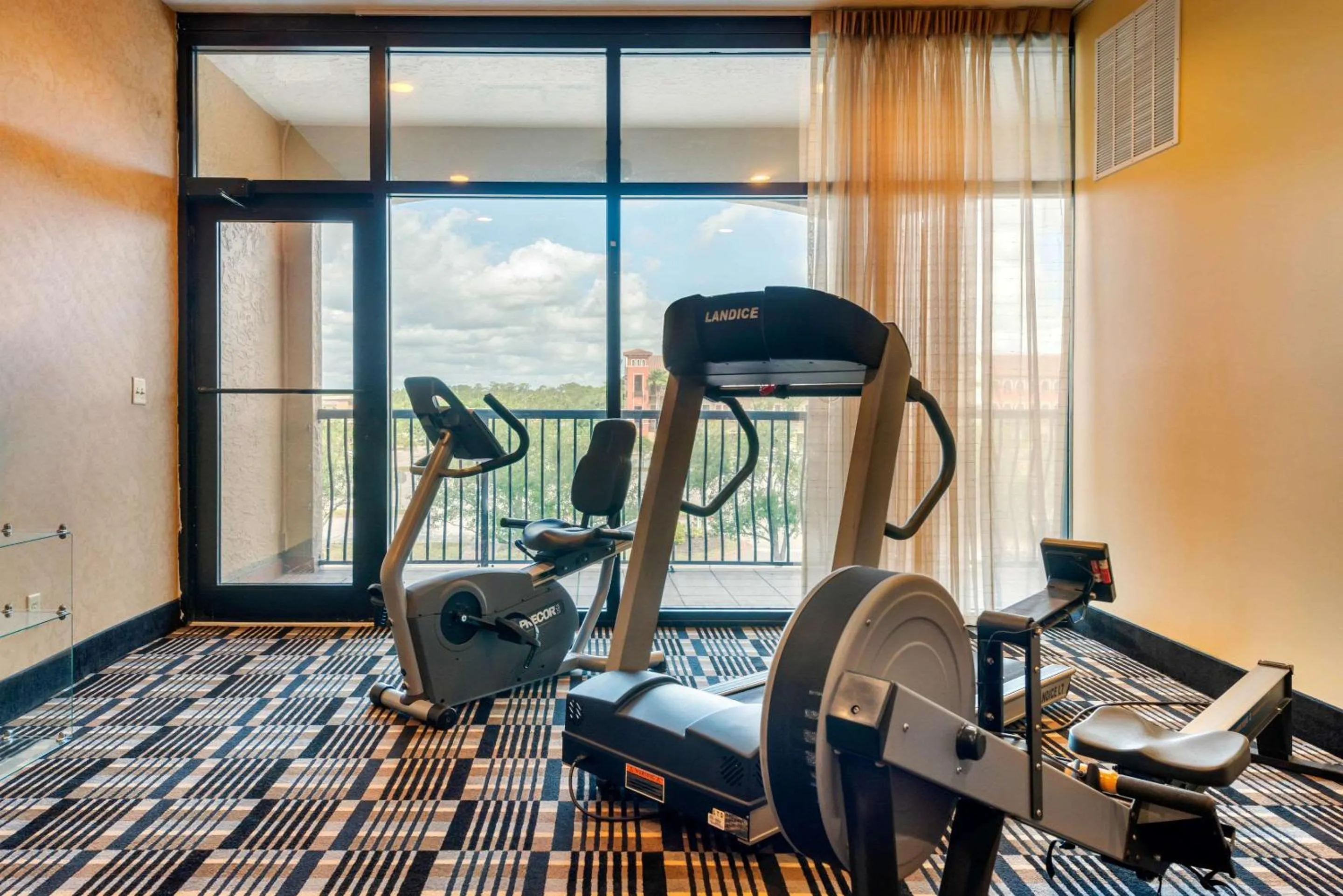 Fitness centre/facilities in Clarion Inn Ormond Beach at Destination Daytona