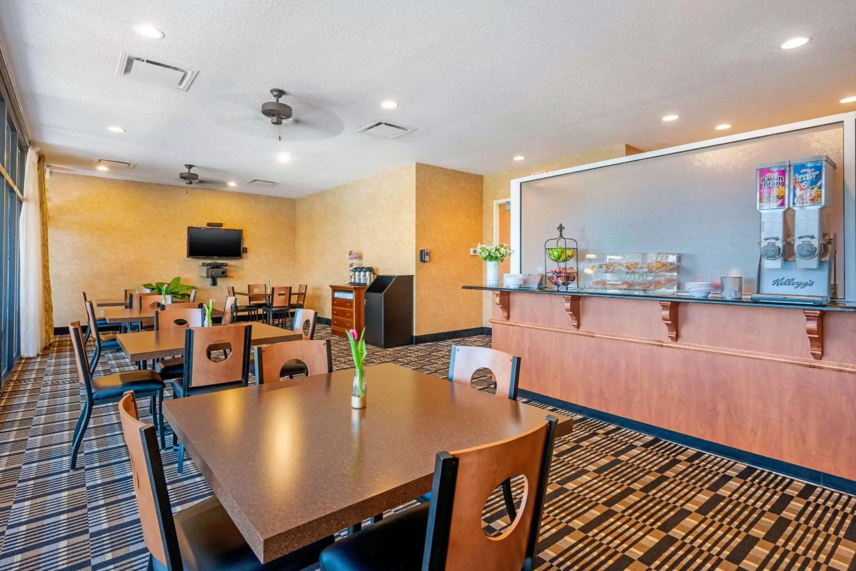 Restaurant/places to eat in Clarion Inn Ormond Beach at Destination Daytona Restaurant/places to eat in Clarion Inn Ormond Beach at Destination Daytona