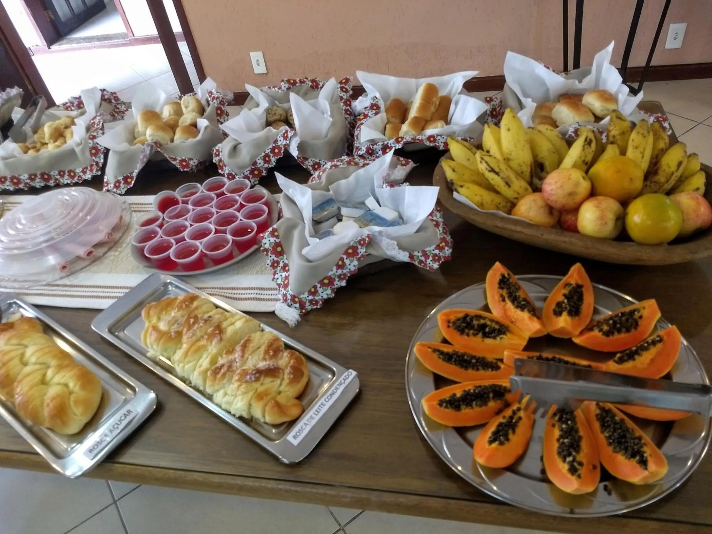 Buffet breakfast in Pousada Finlândia