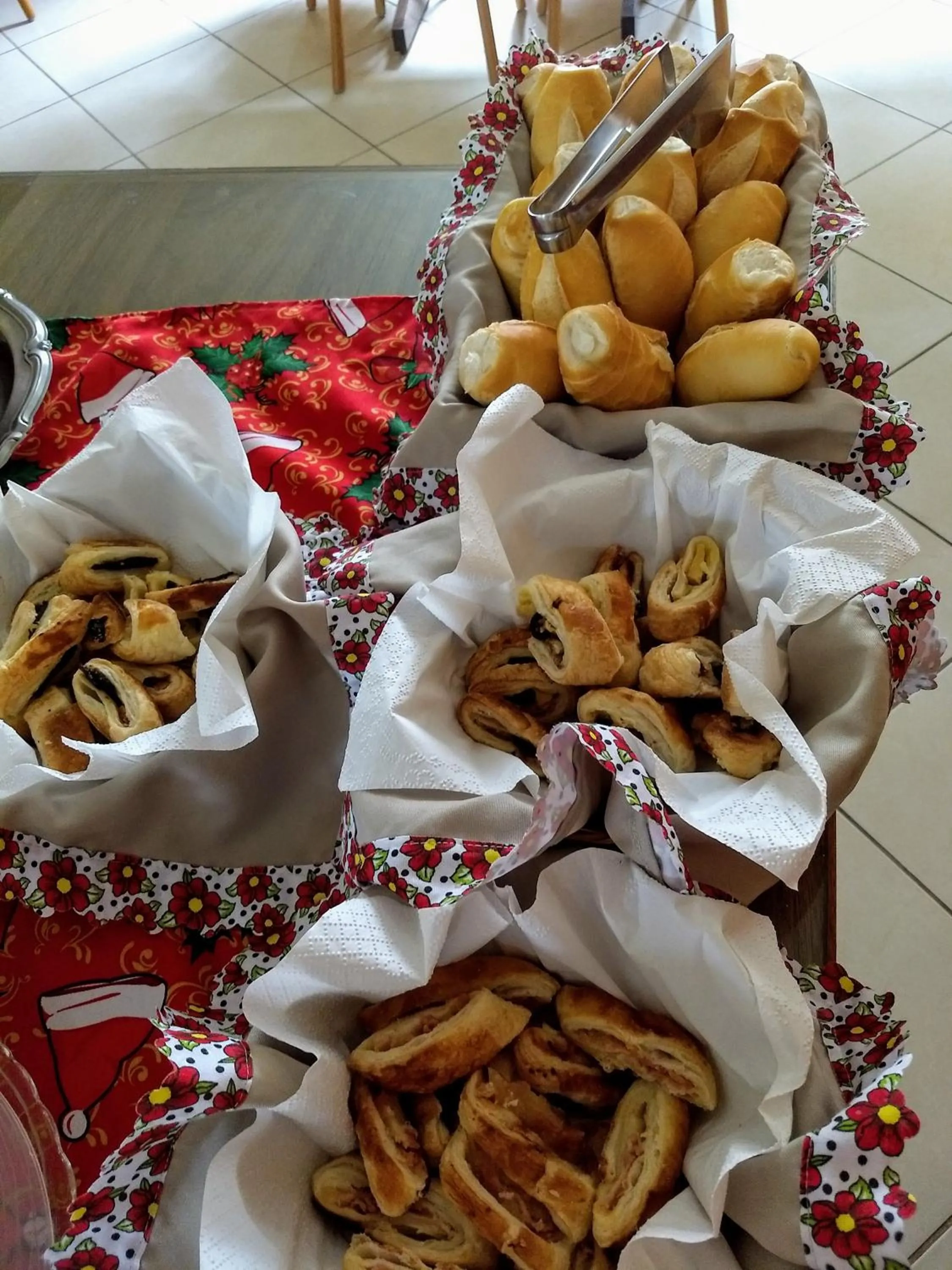 Buffet breakfast in Pousada Finlândia