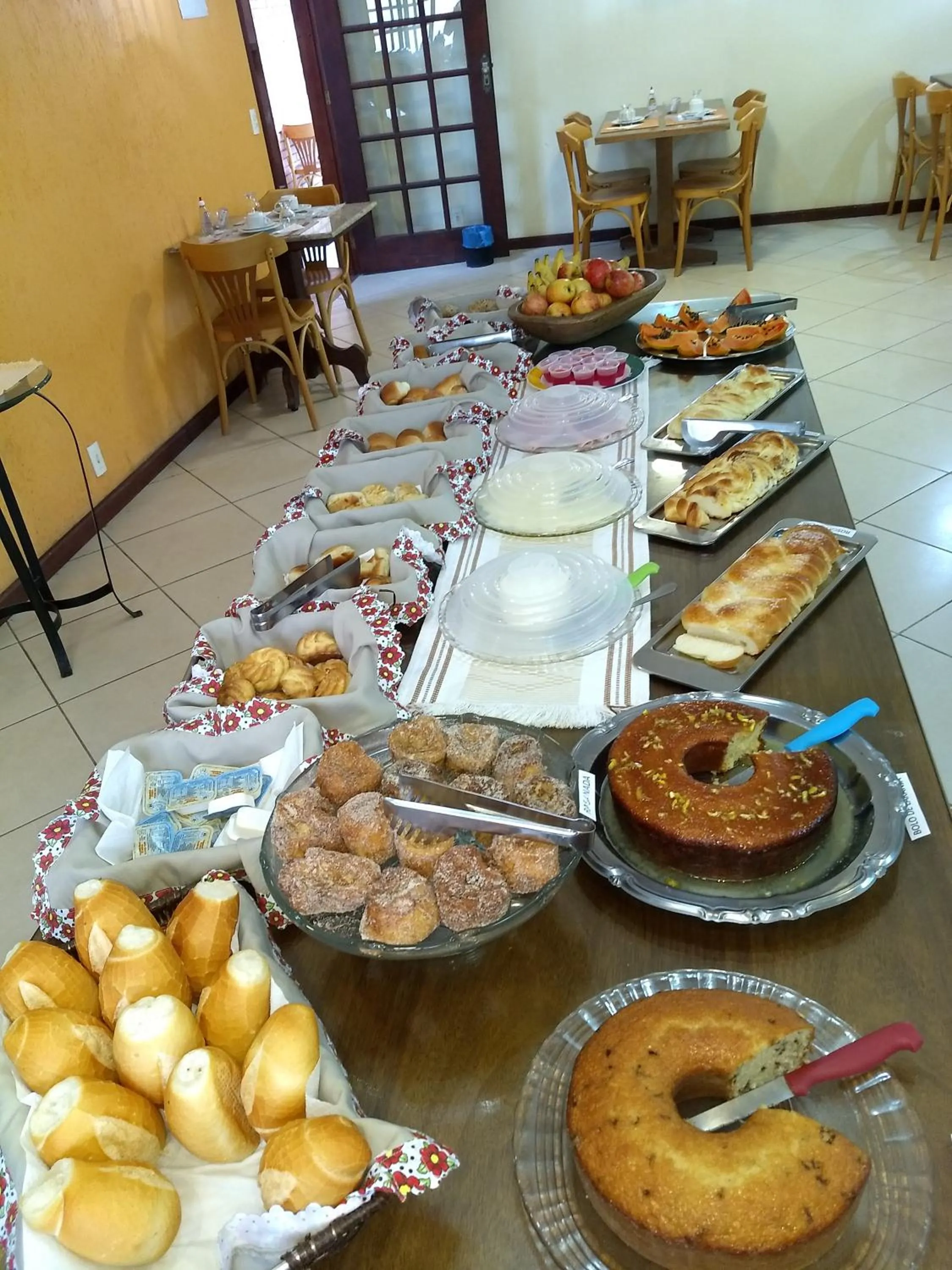 Buffet breakfast in Pousada Finlândia