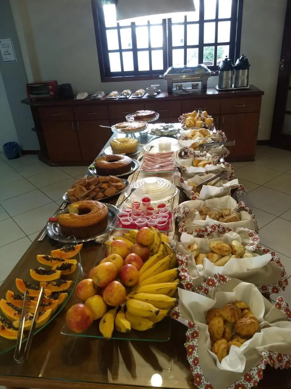 Buffet breakfast in Pousada Finlândia