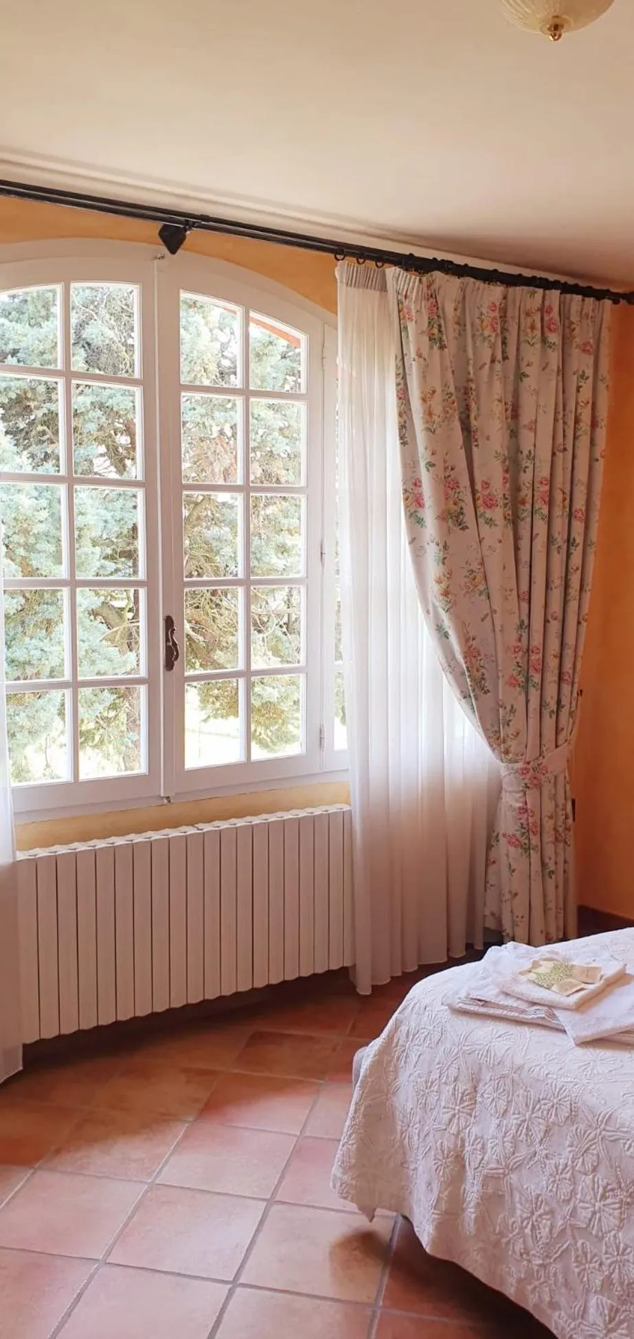 Bedroom in La Mondianese "House of Ruchè"