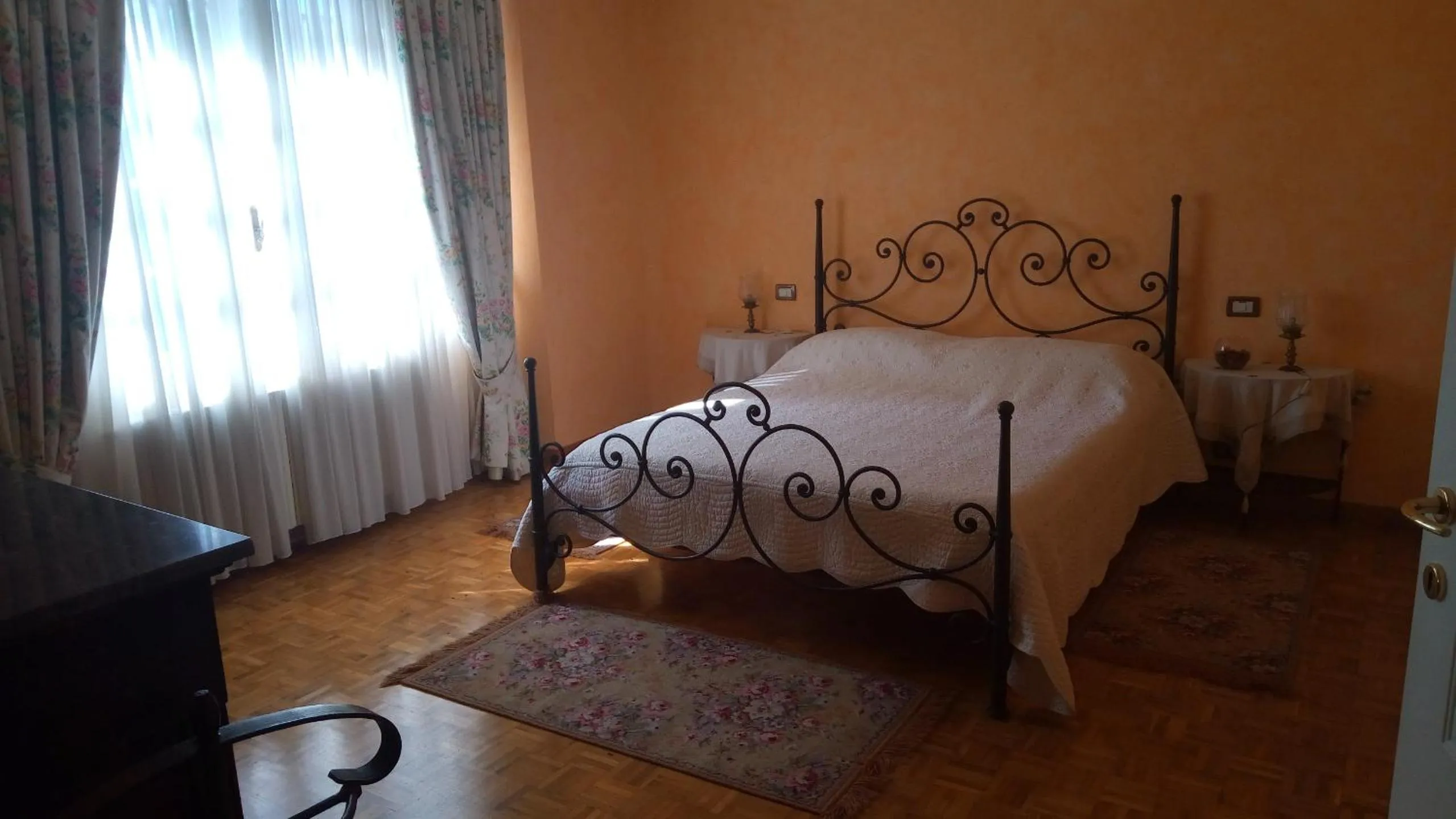 Bedroom in La Mondianese "House of Ruchè"