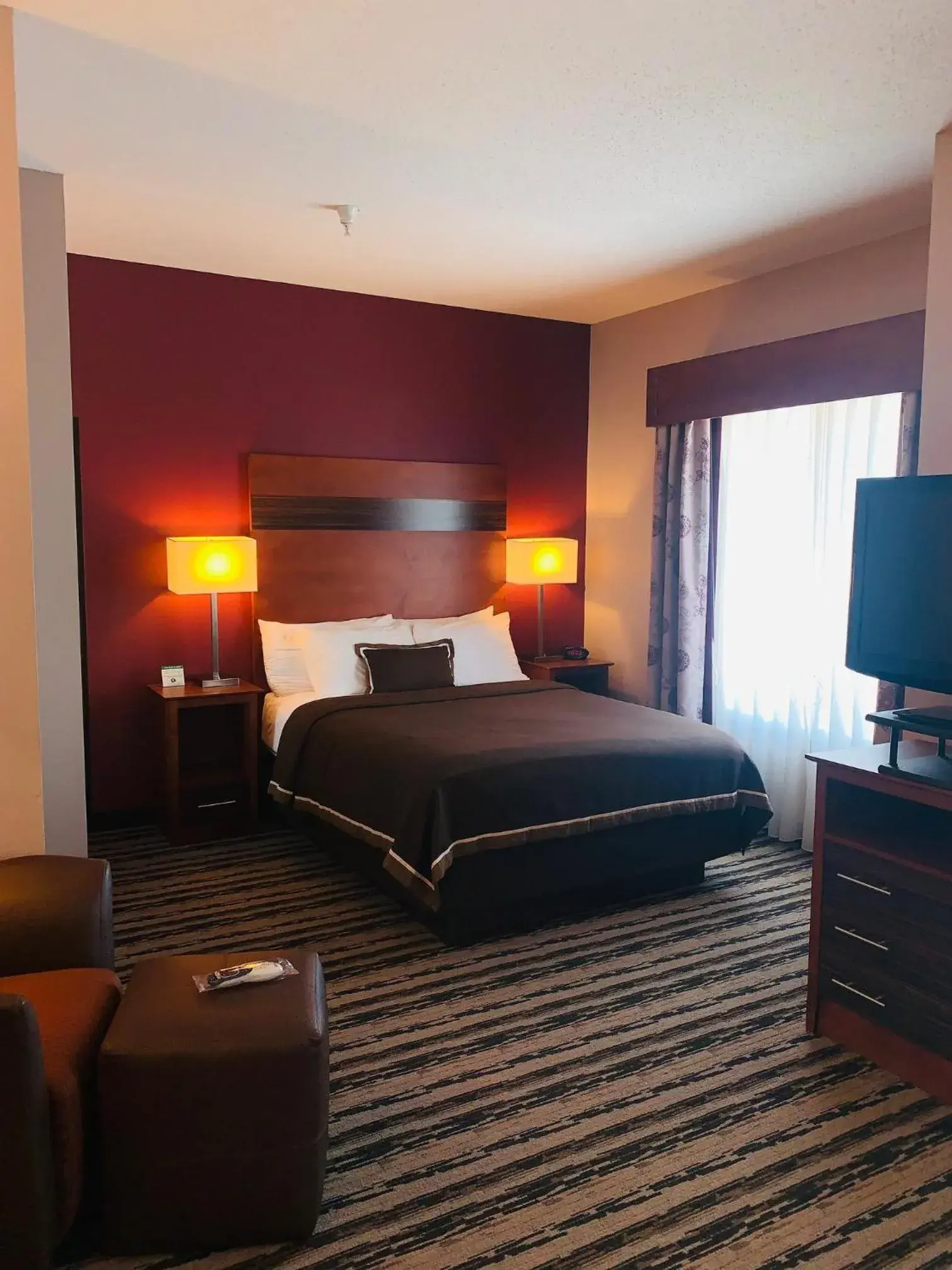 Bed in GrandStay Residential Suites Hotel Bed in GrandStay Residential Suites Hotel