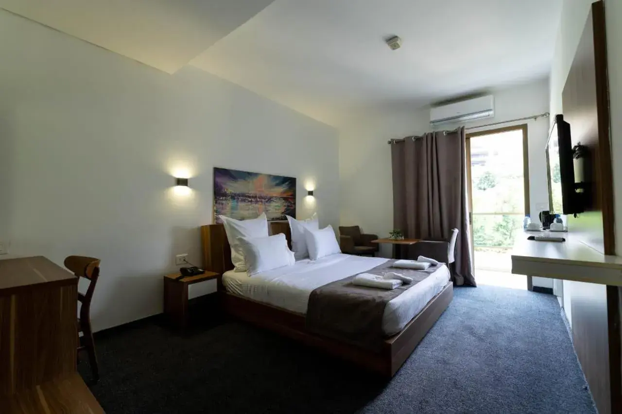 Double Room with Balcony in Mateus Hotel & Pool Double Room with Balcony in Mateus Hotel & Pool