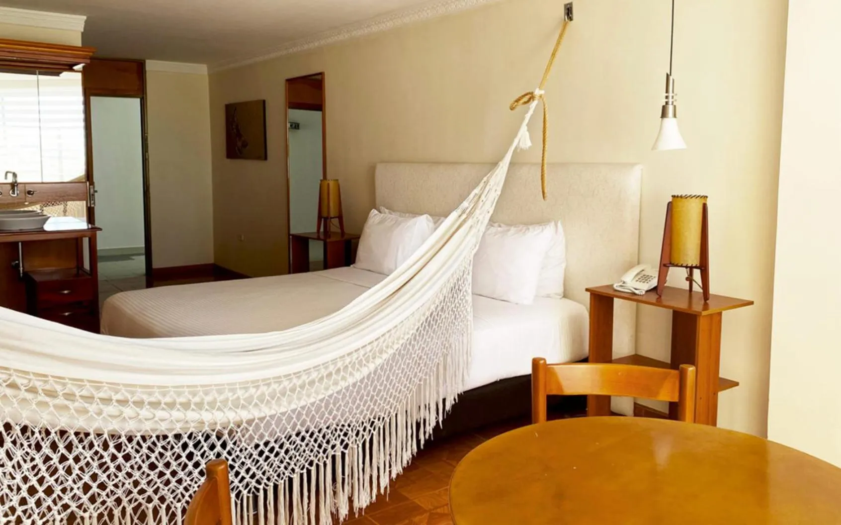 Photo of the whole room, Bed in Hotel Sicarare