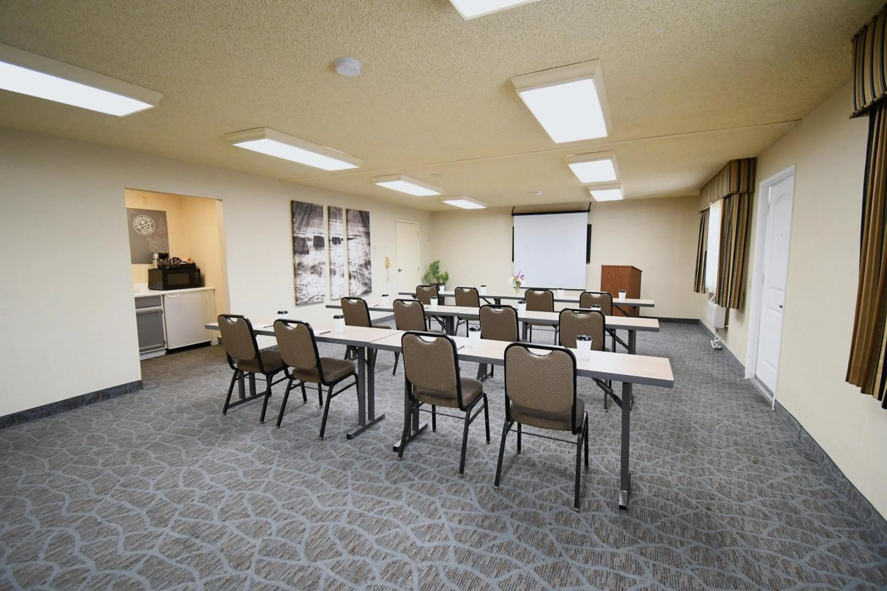 Meeting/conference room in Spyglass Inn
