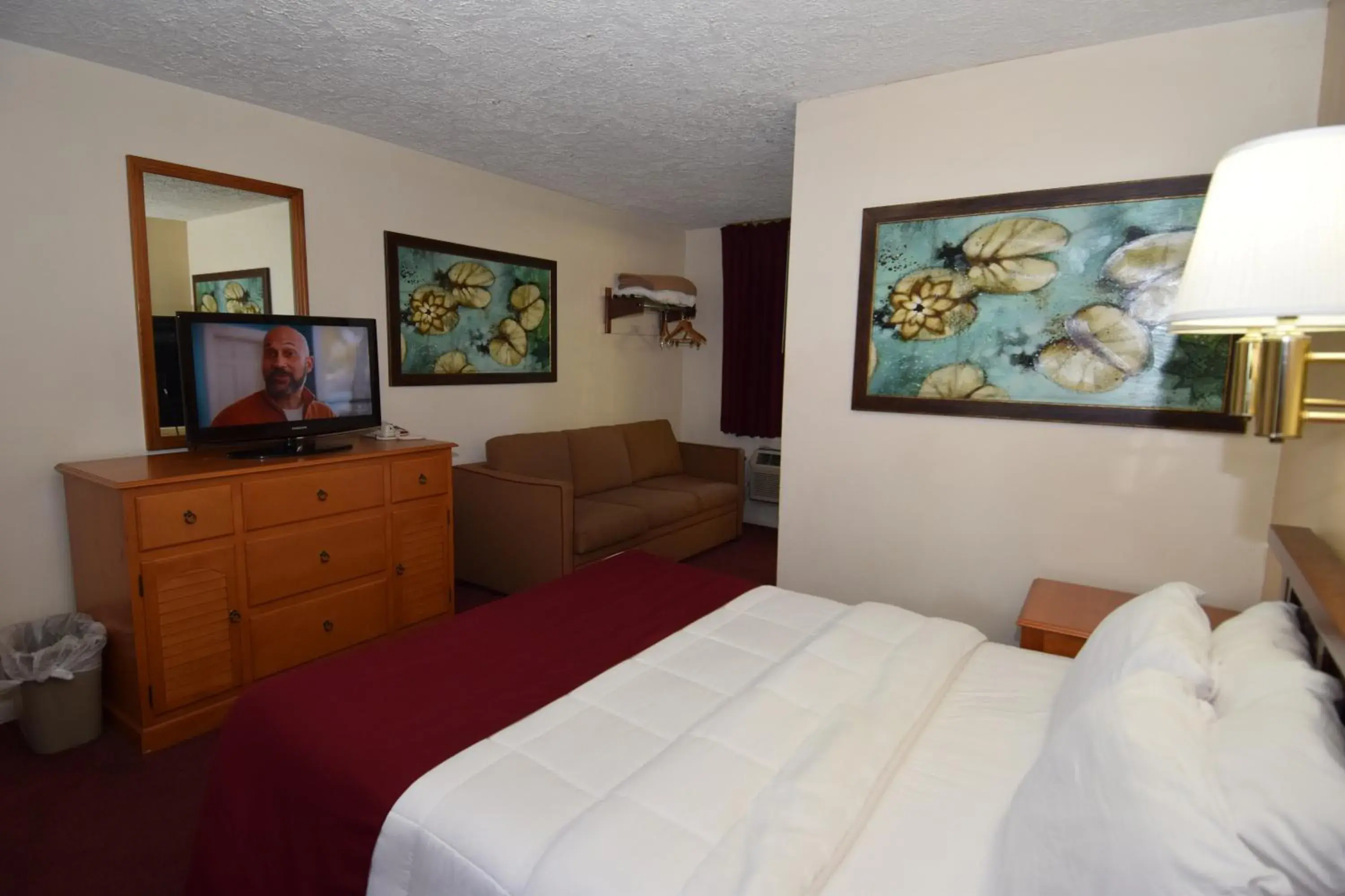 Bed in Knights Inn Oswego East Bed in Knights Inn Oswego East