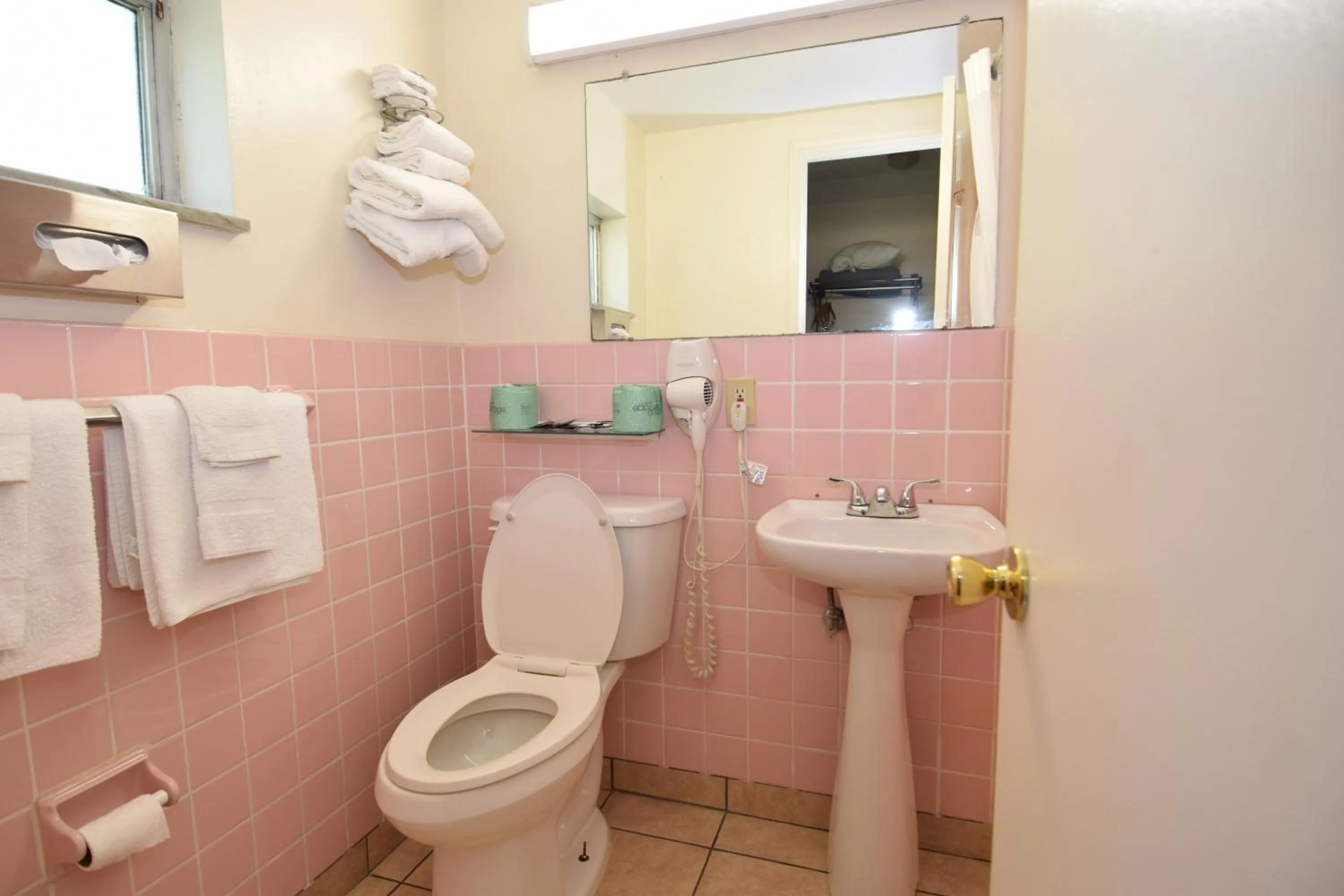 Shower in Knights Inn Oswego East