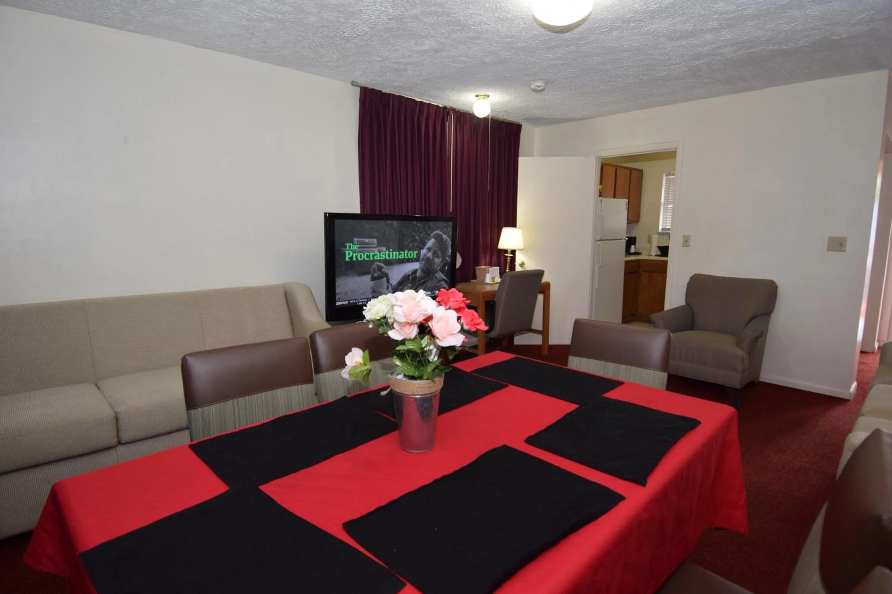 Living room in Knights Inn Oswego East