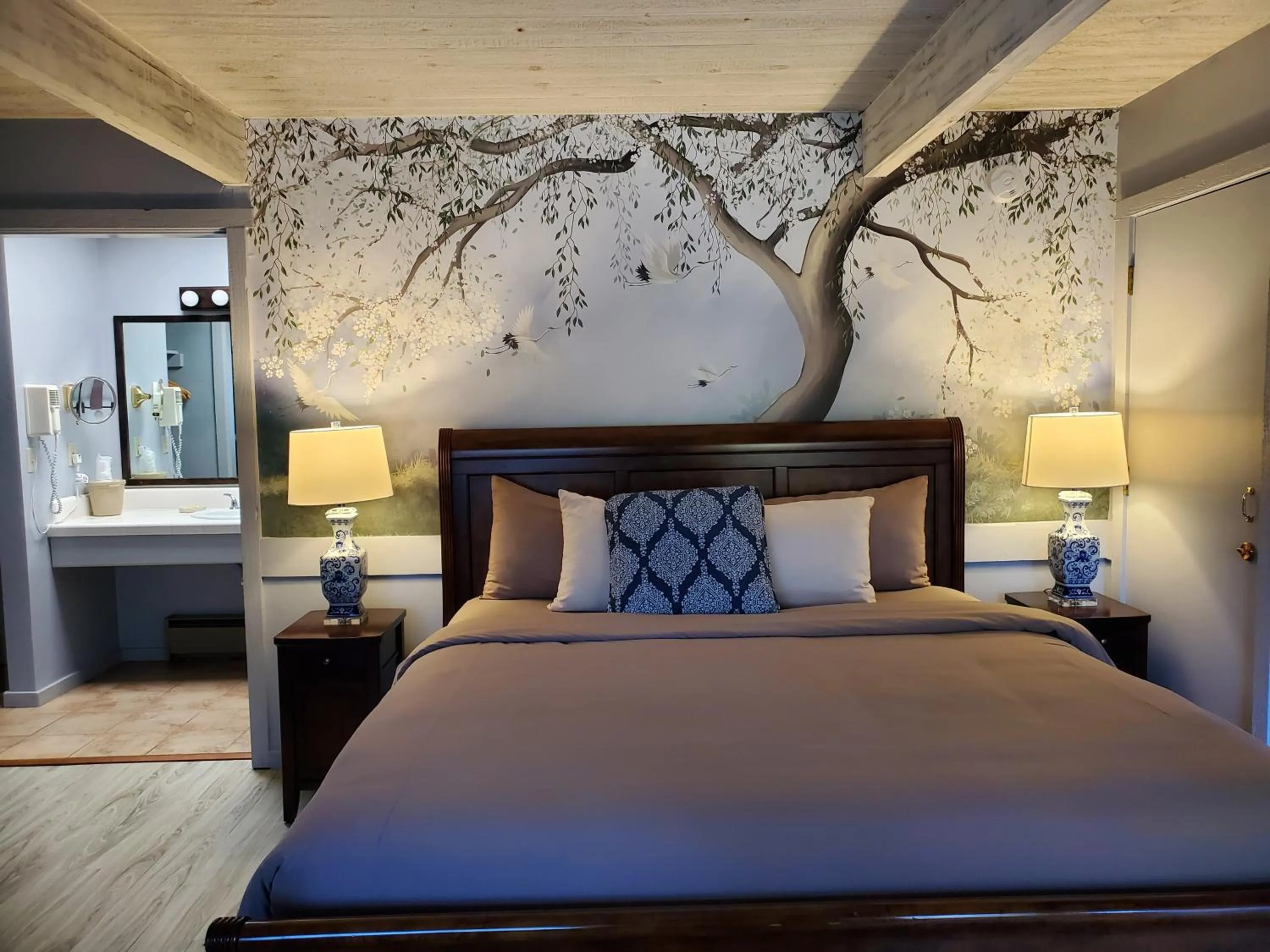 Photo of the whole room, Bed in Carmel Valley Lodge