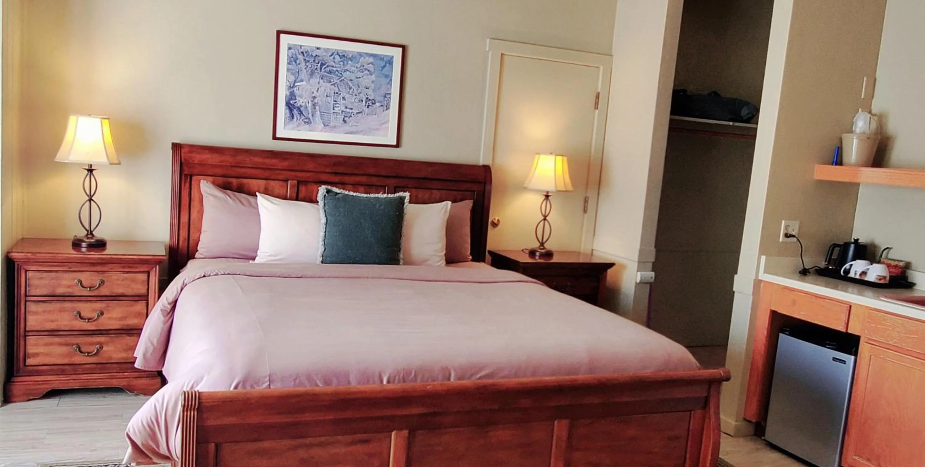 Bed in Carmel Valley Lodge