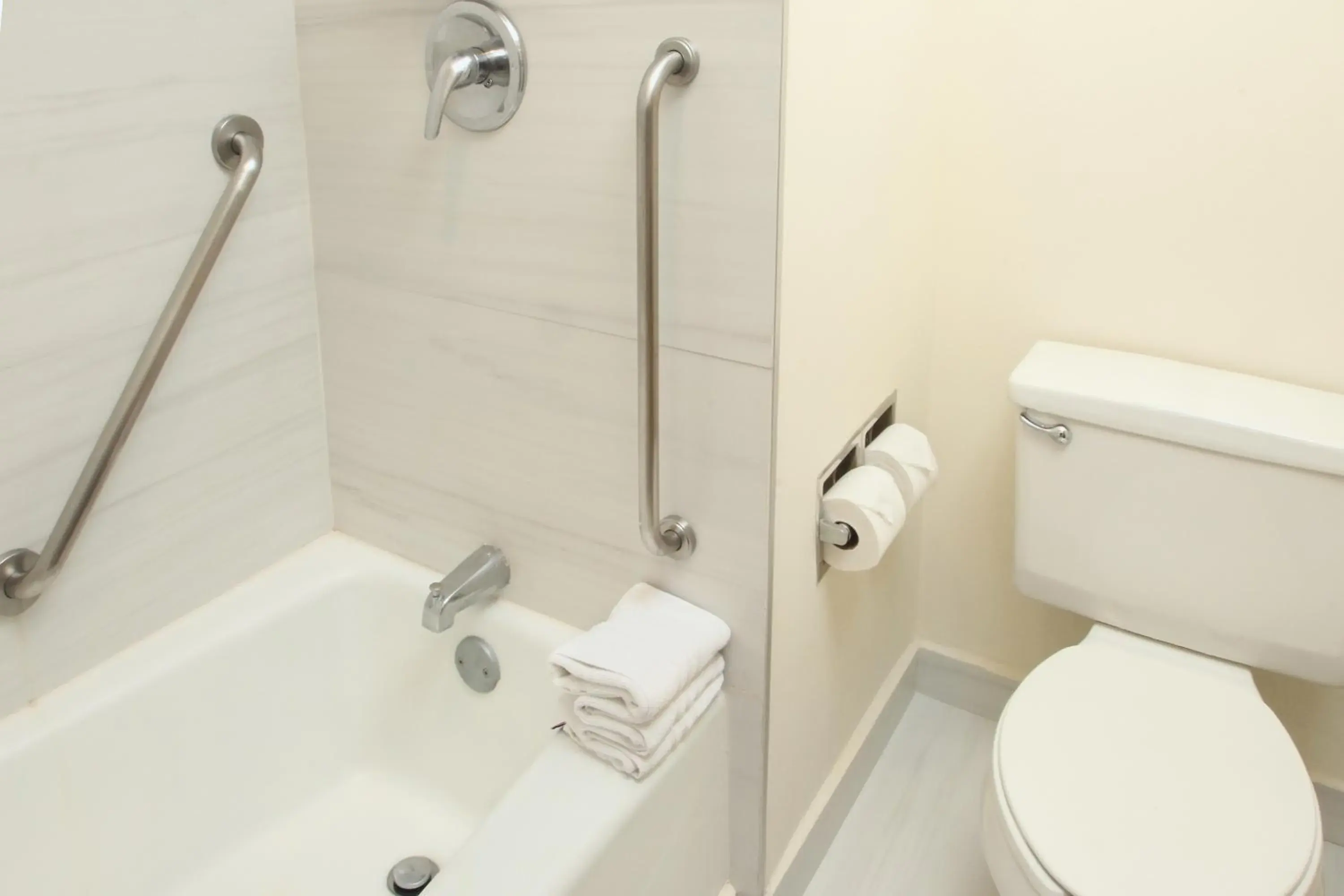 Bathroom in Holiday Inn Express Torreon by IHG Bathroom in Holiday Inn Express Torreon by IHG