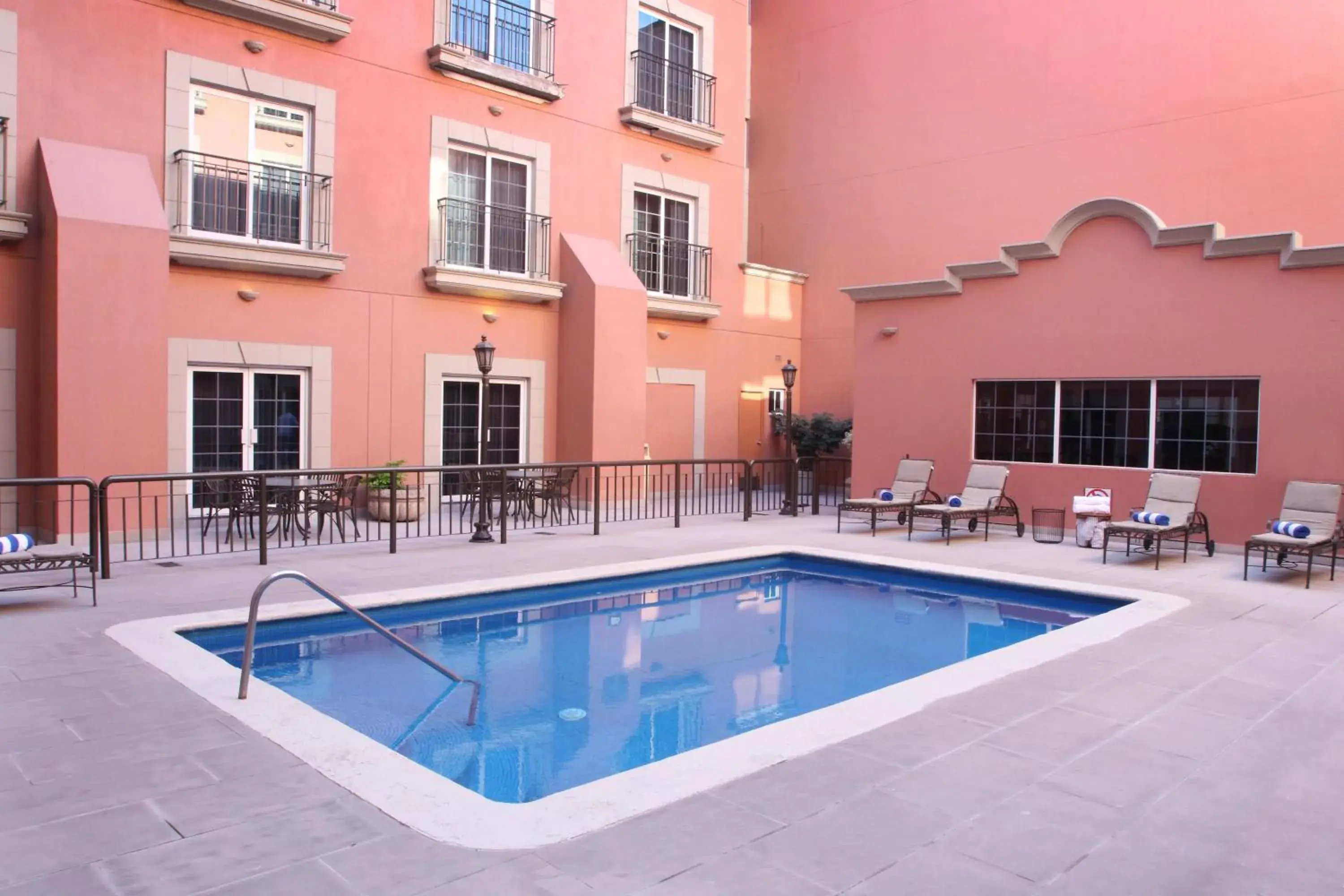 Pool view in Holiday Inn Express Torreon by IHG Pool view in Holiday Inn Express Torreon by IHG