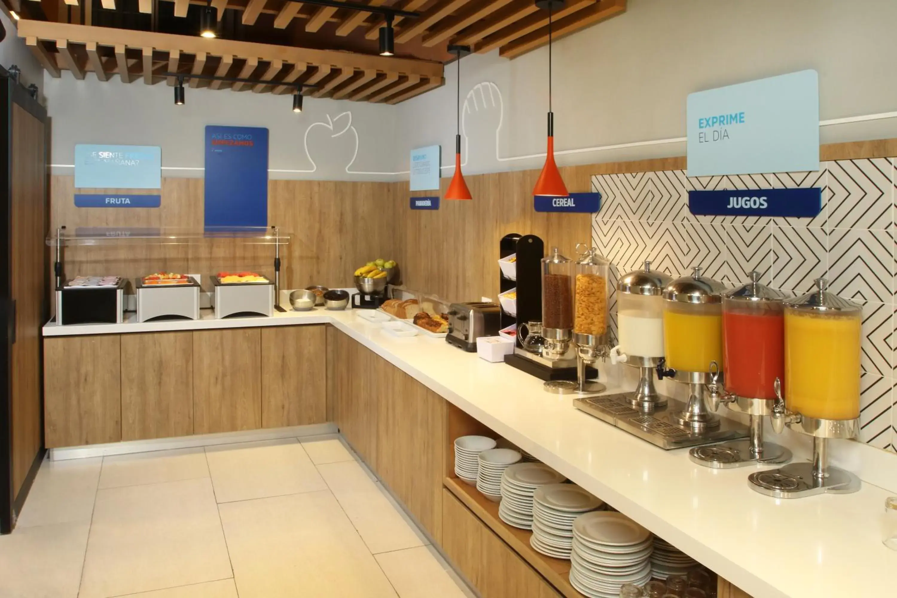 Food and drinks in Holiday Inn Express Torreon by IHG Food and drinks in Holiday Inn Express Torreon by IHG