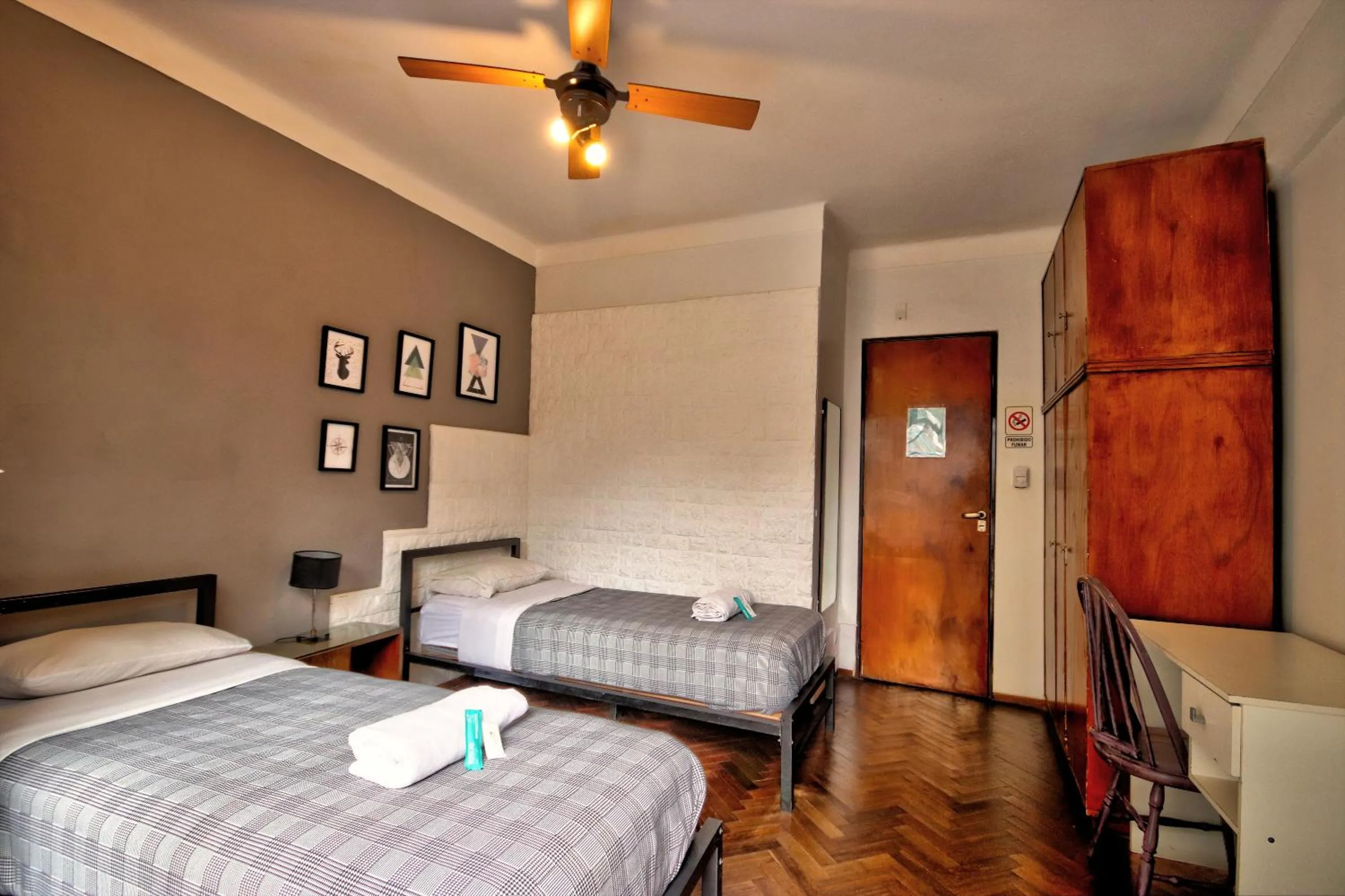 Photo of the whole room, Bed in Play Hostel Soho