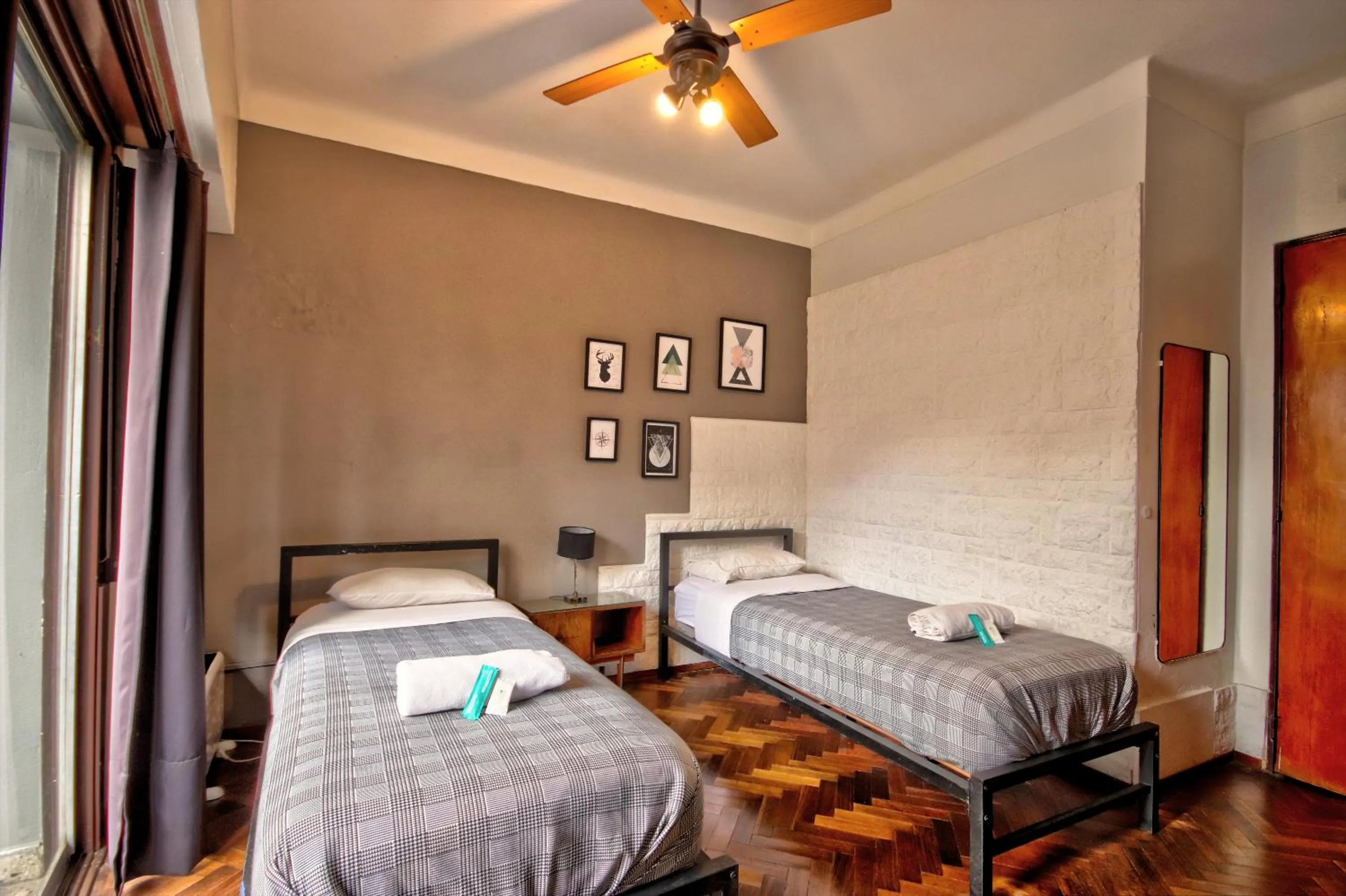 Photo of the whole room, Bed in Play Hostel Soho