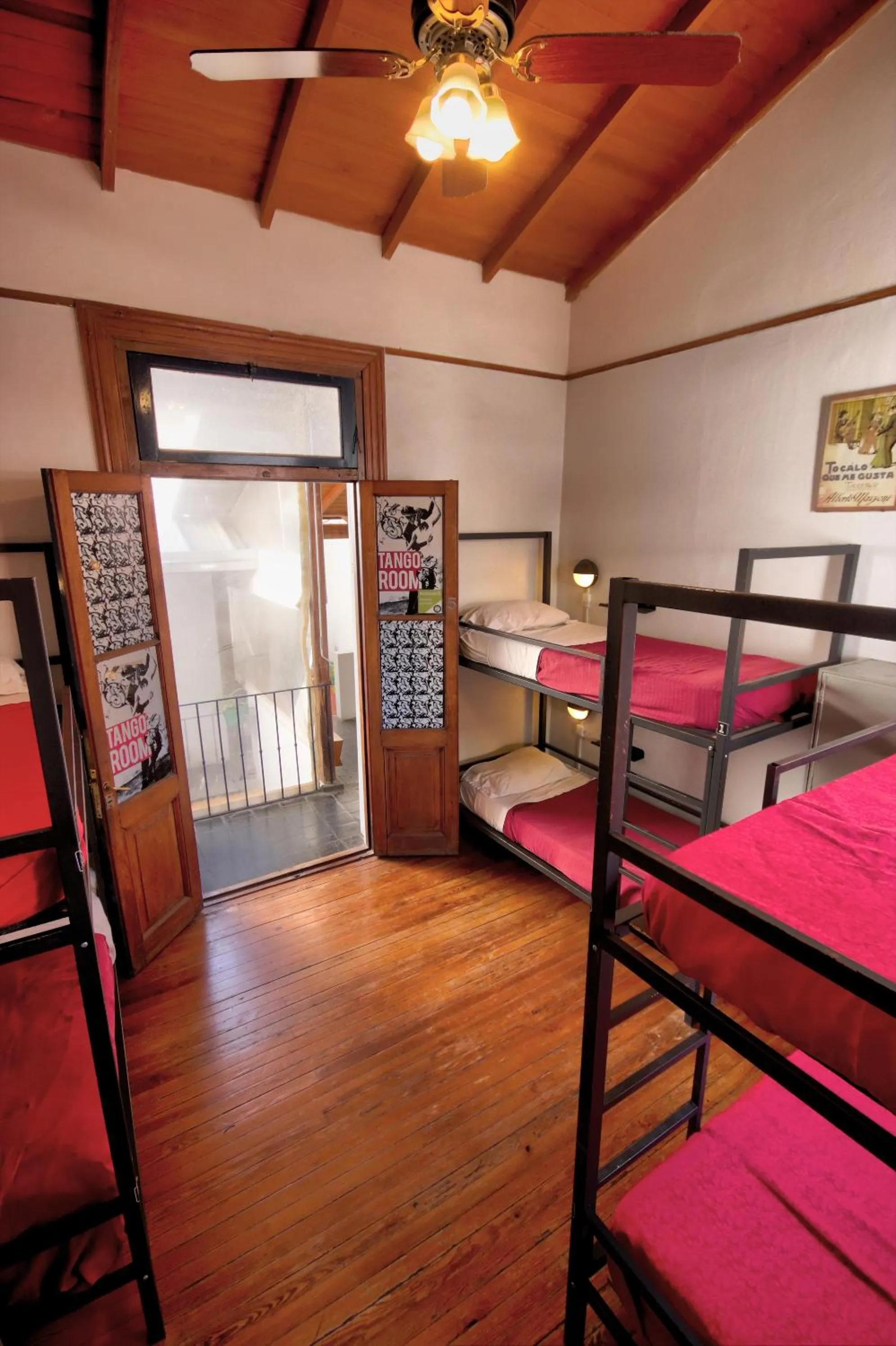 Photo of the whole room, Bed in Play Hostel Soho