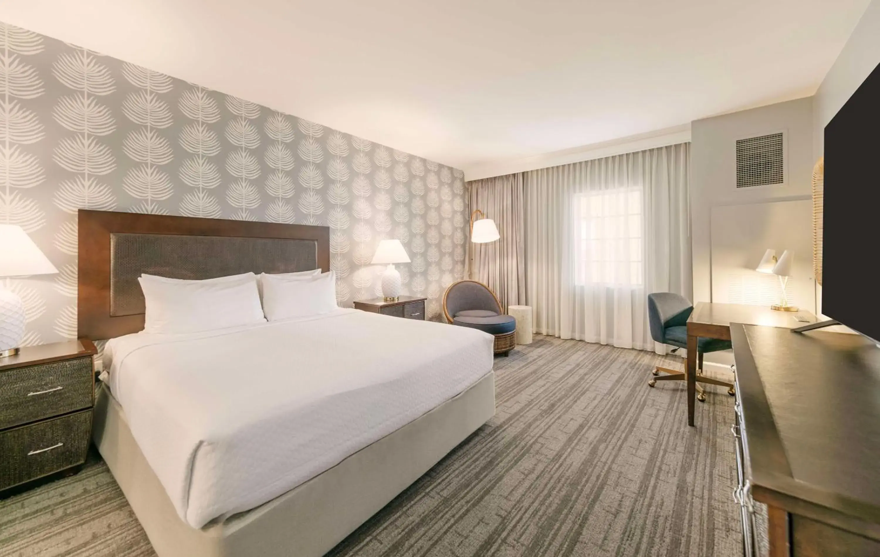 One-Bedroom King Suite with Marina View in Jamaica Bay Inn Marina Del Rey Tapestry Collection by Hilton One-Bedroom King Suite with Marina View in Jamaica Bay Inn Marina Del Rey Tapestry Collection by Hilton