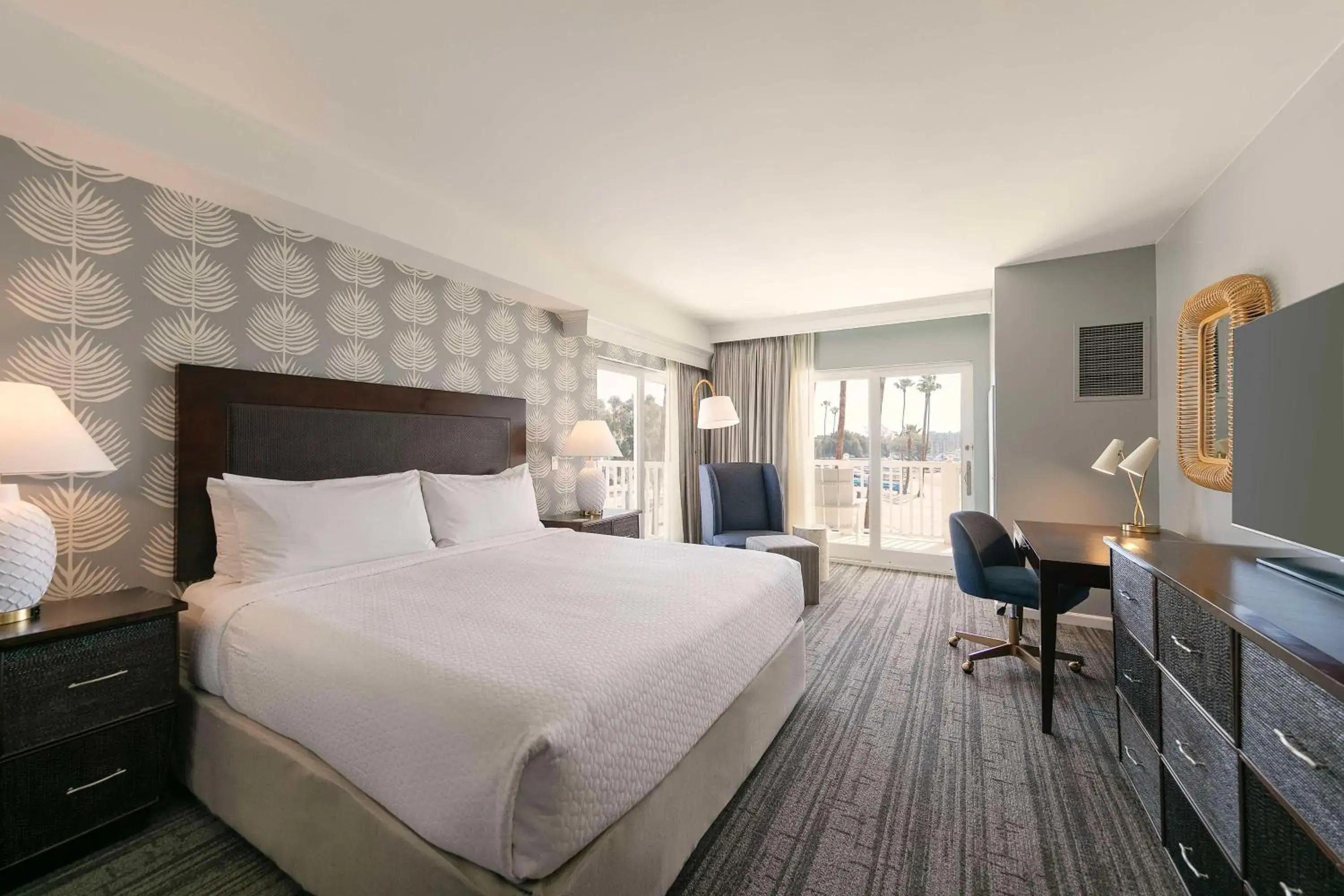 King Room with Marina View in Jamaica Bay Inn Marina Del Rey Tapestry Collection by Hilton King Room with Marina View in Jamaica Bay Inn Marina Del Rey Tapestry Collection by Hilton