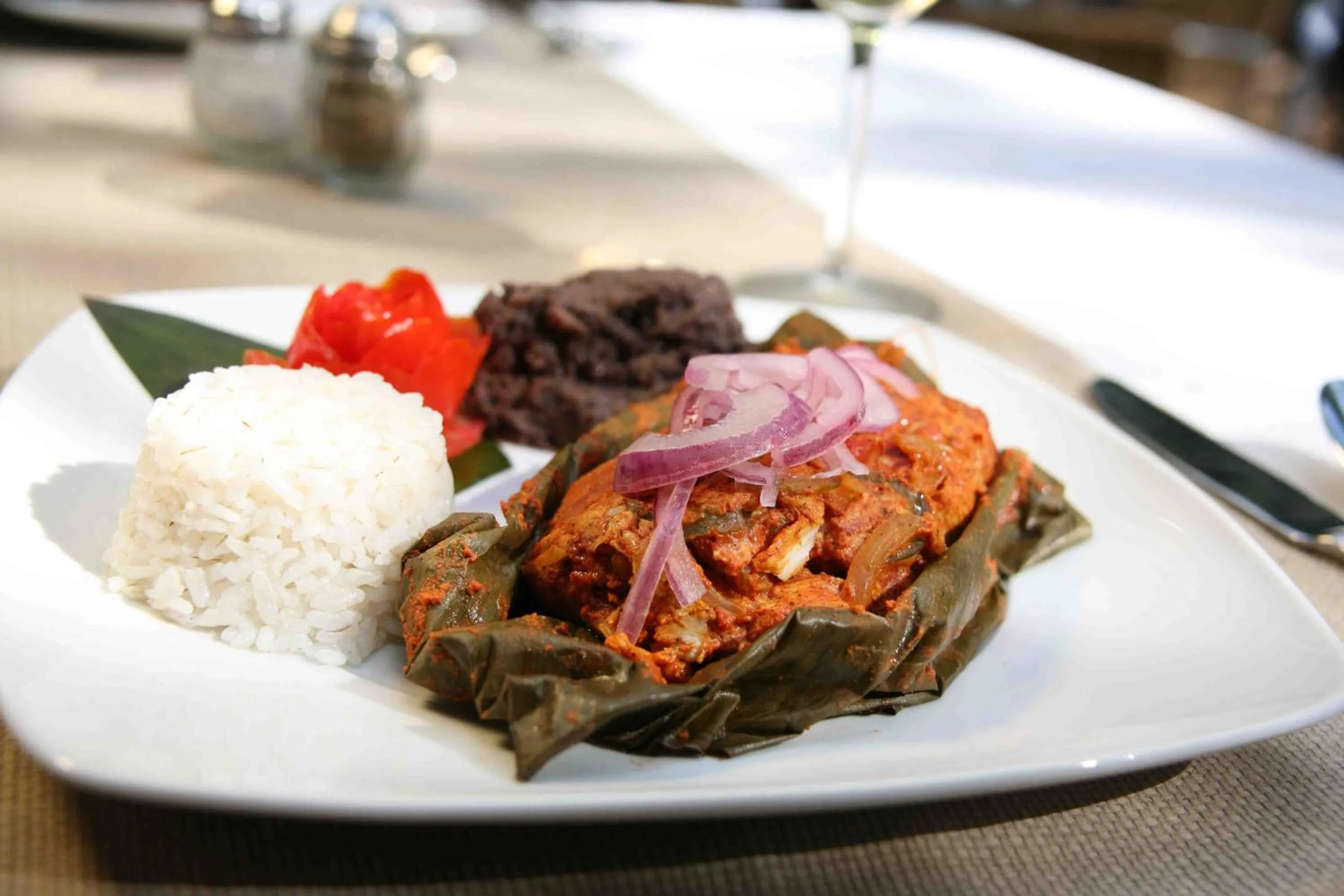 Restaurant/places to eat in Hotel Okaan