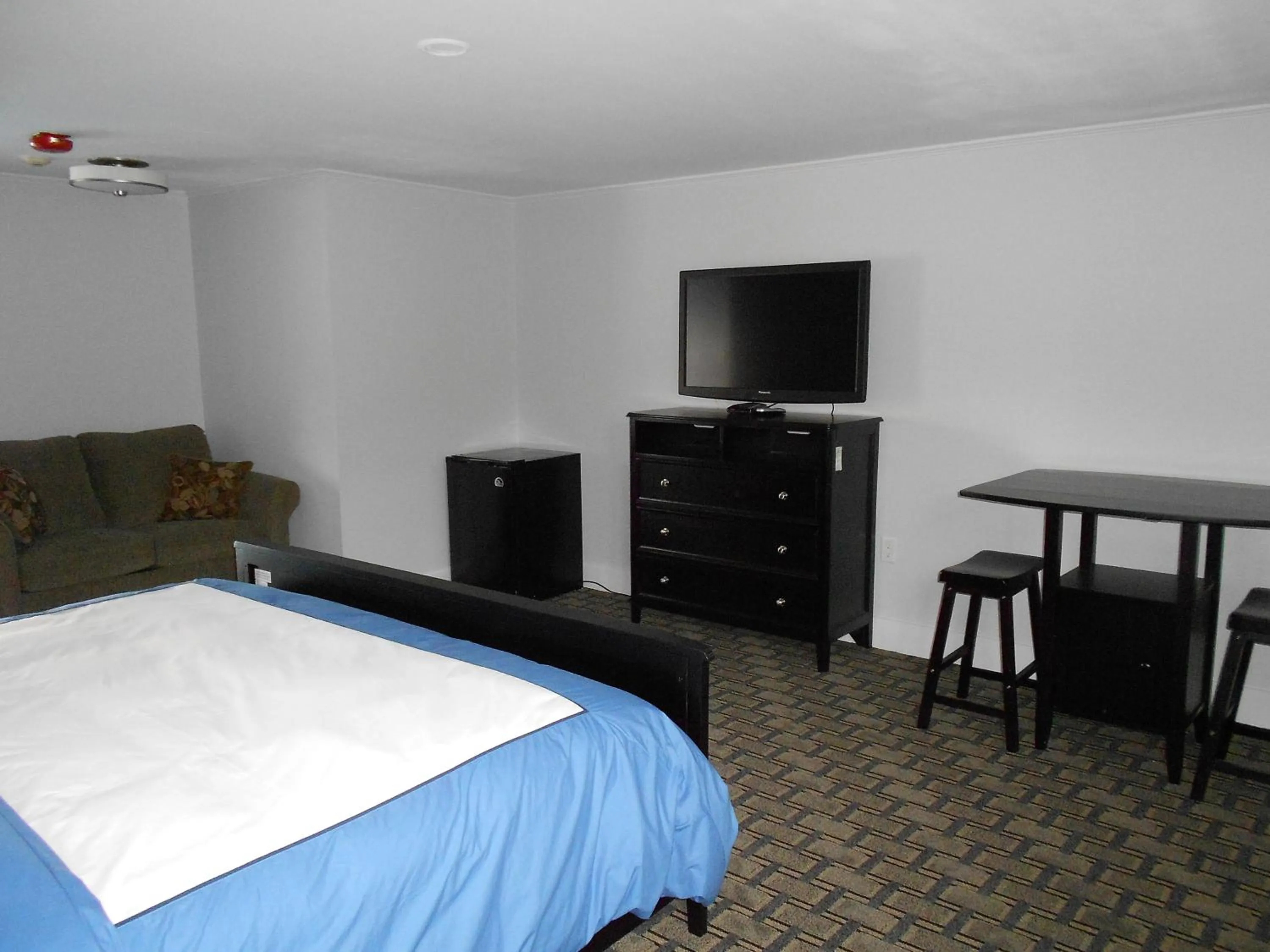 Bed in Cape Shore Inn