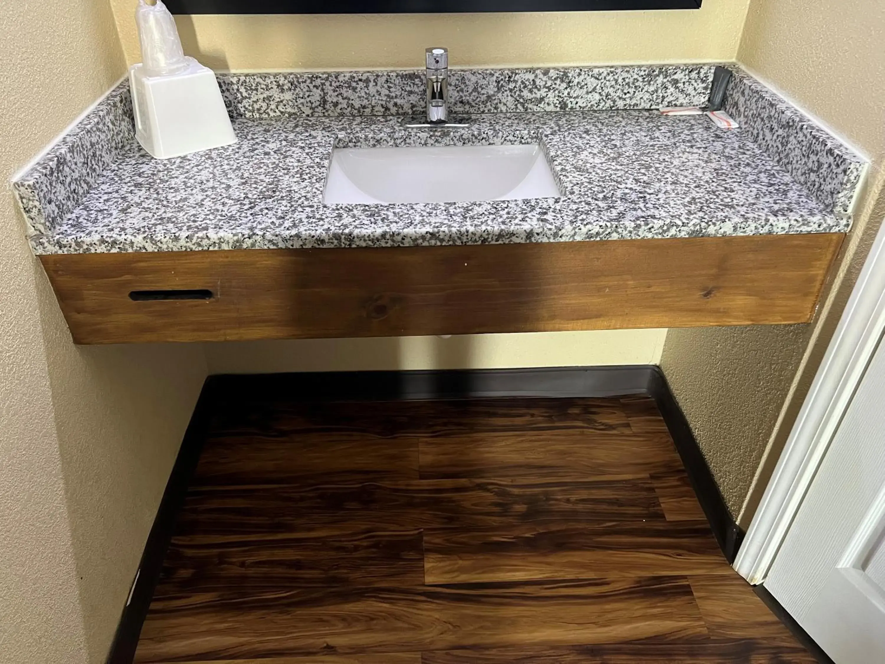 Double Room with Two Double Beds - Smoking in Knights Inn Lumberton Double Room with Two Double Beds - Smoking in Knights Inn Lumberton