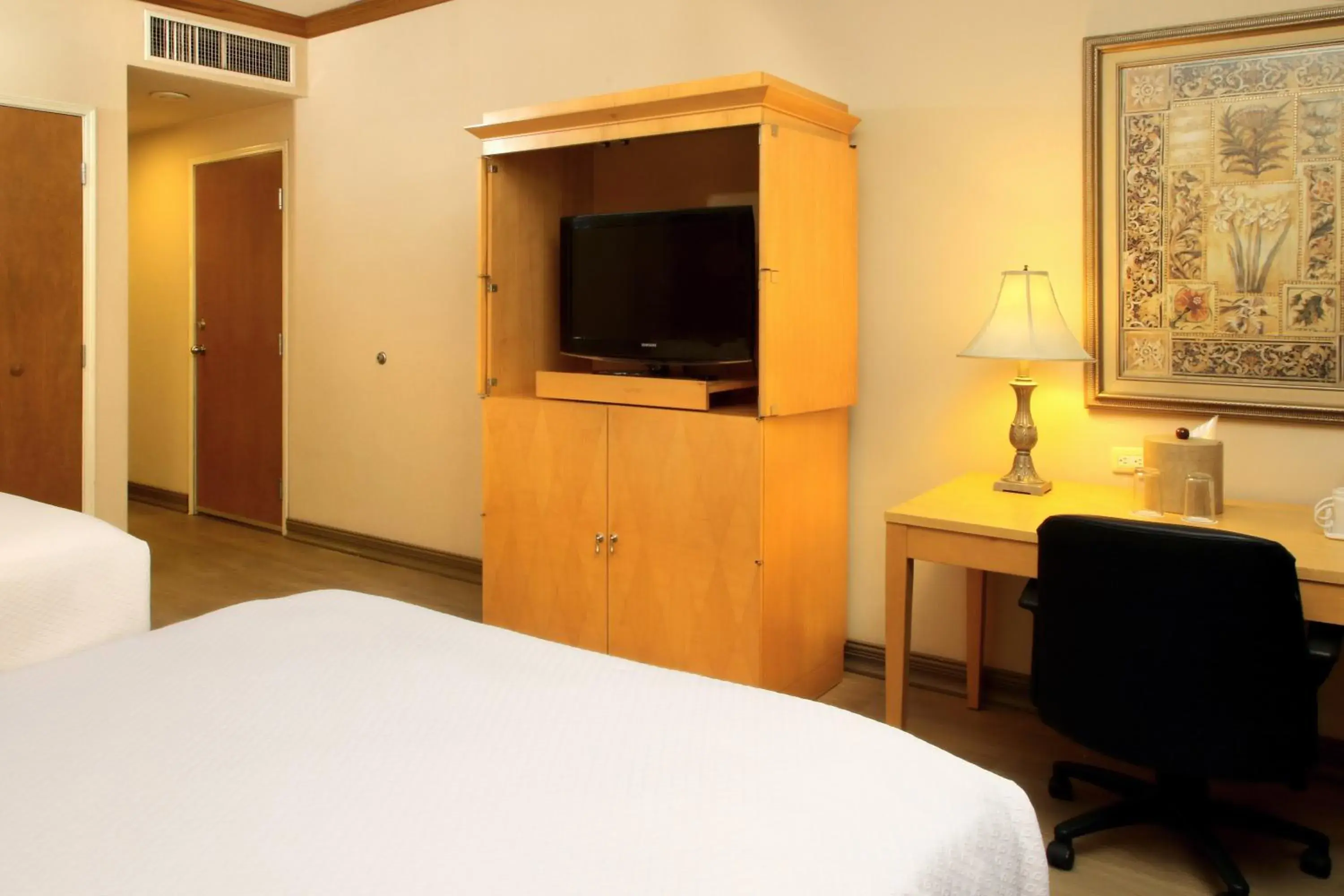 Bedroom, Bed in Crowne Plaza Torreon by IHG Bedroom, Bed in Crowne Plaza Torreon by IHG