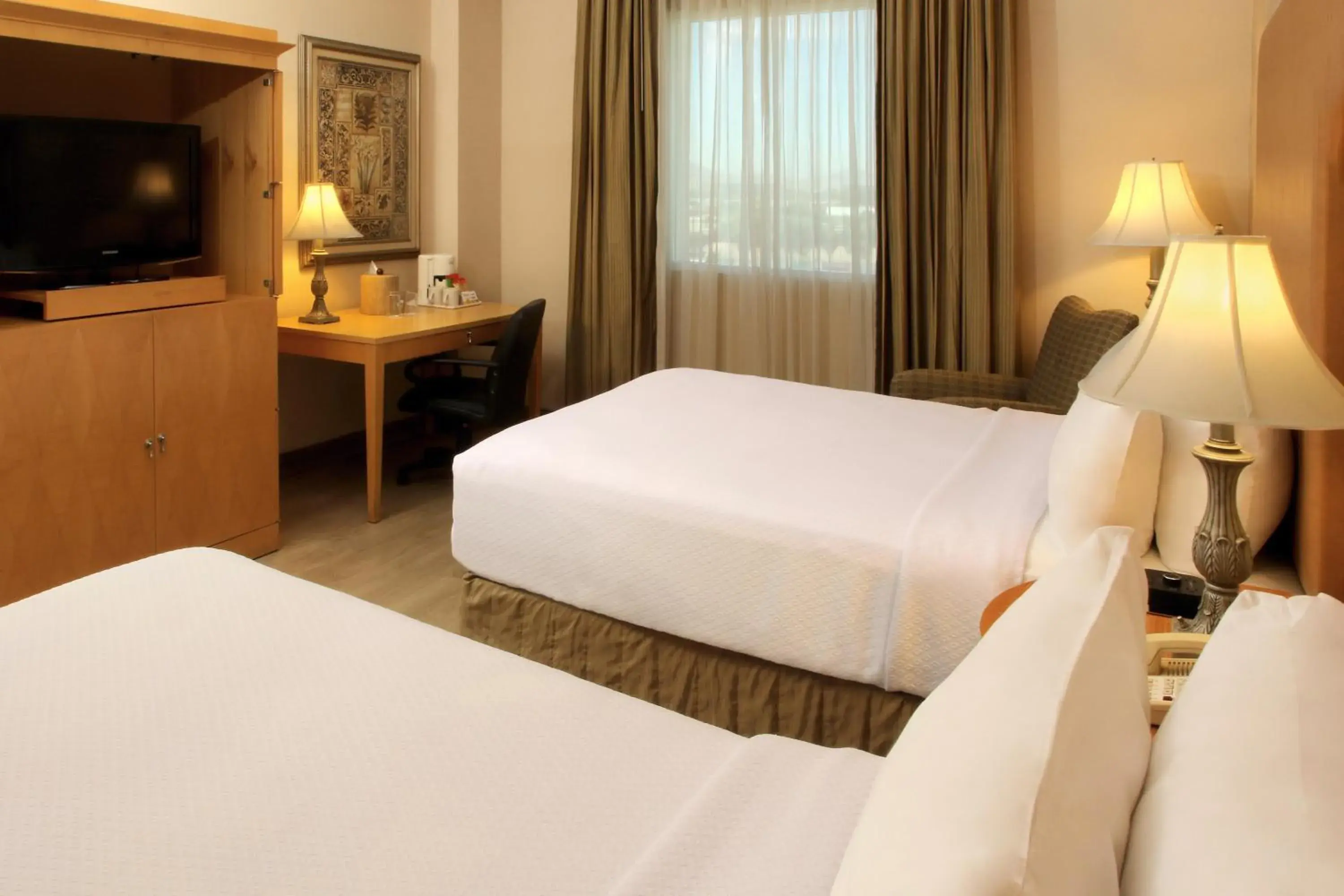 Photo of the whole room, Bed in Crowne Plaza Torreon by IHG Photo of the whole room, Bed in Crowne Plaza Torreon by IHG