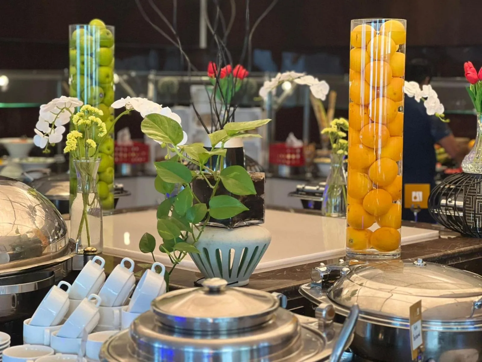 Restaurant/places to eat in Novotel Dammam Business Park