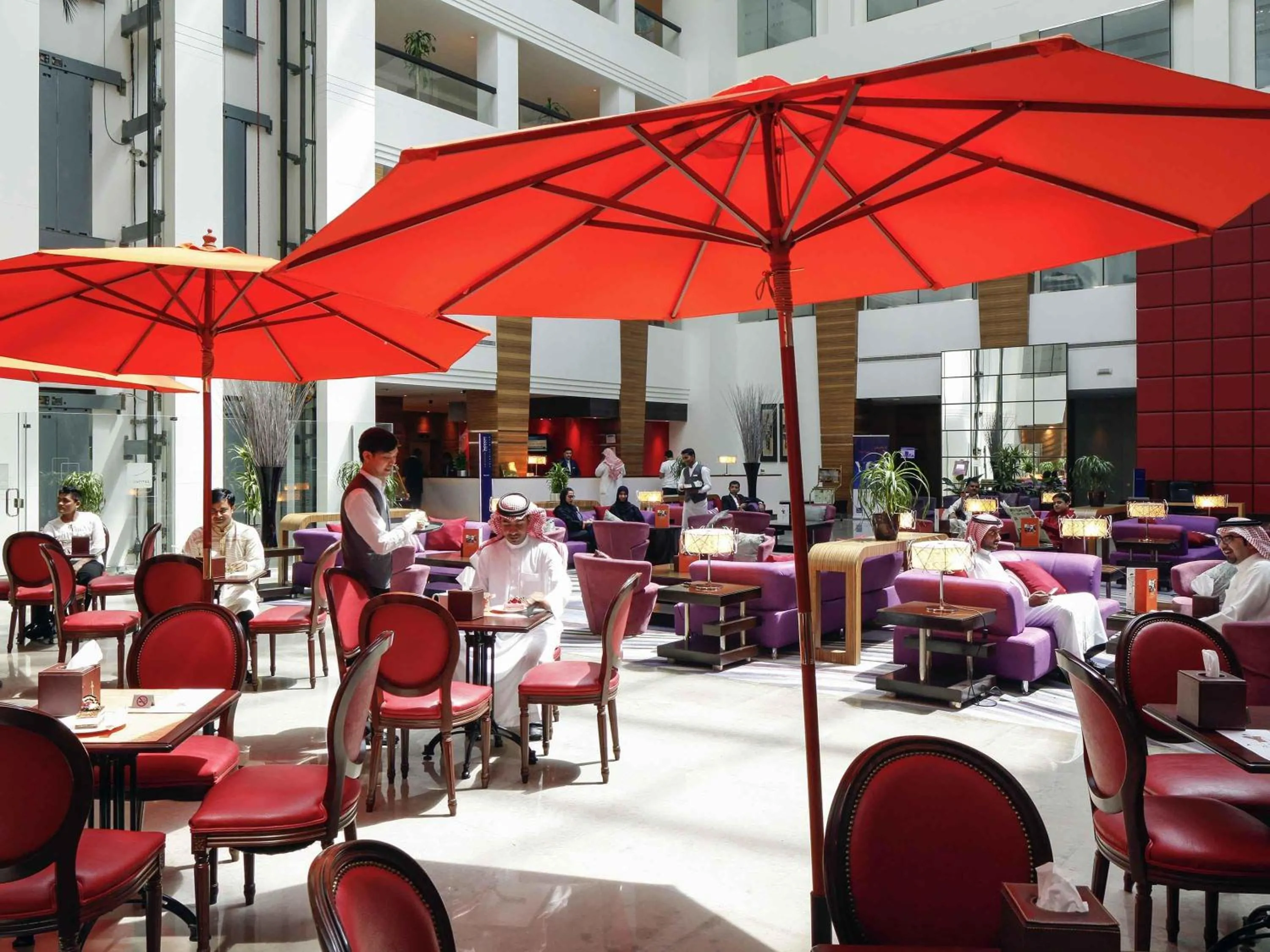Restaurant/places to eat in Novotel Dammam Business Park