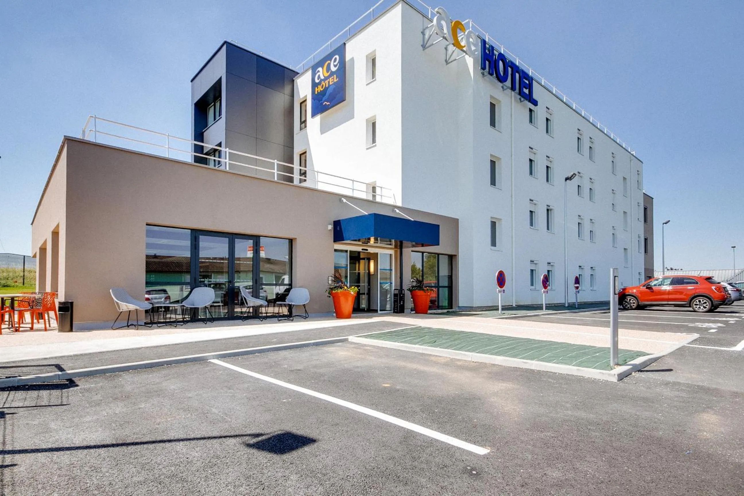 Property building in Ace Hôtel Le Mans